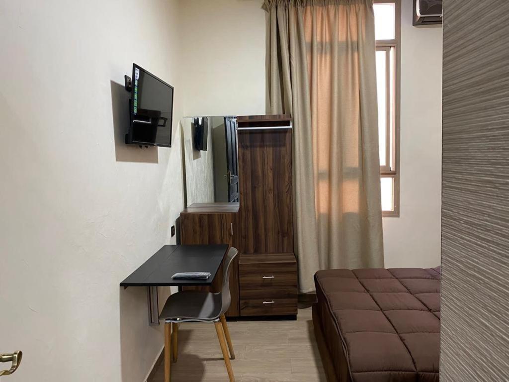 Single Room with Private Bathroom photo 3