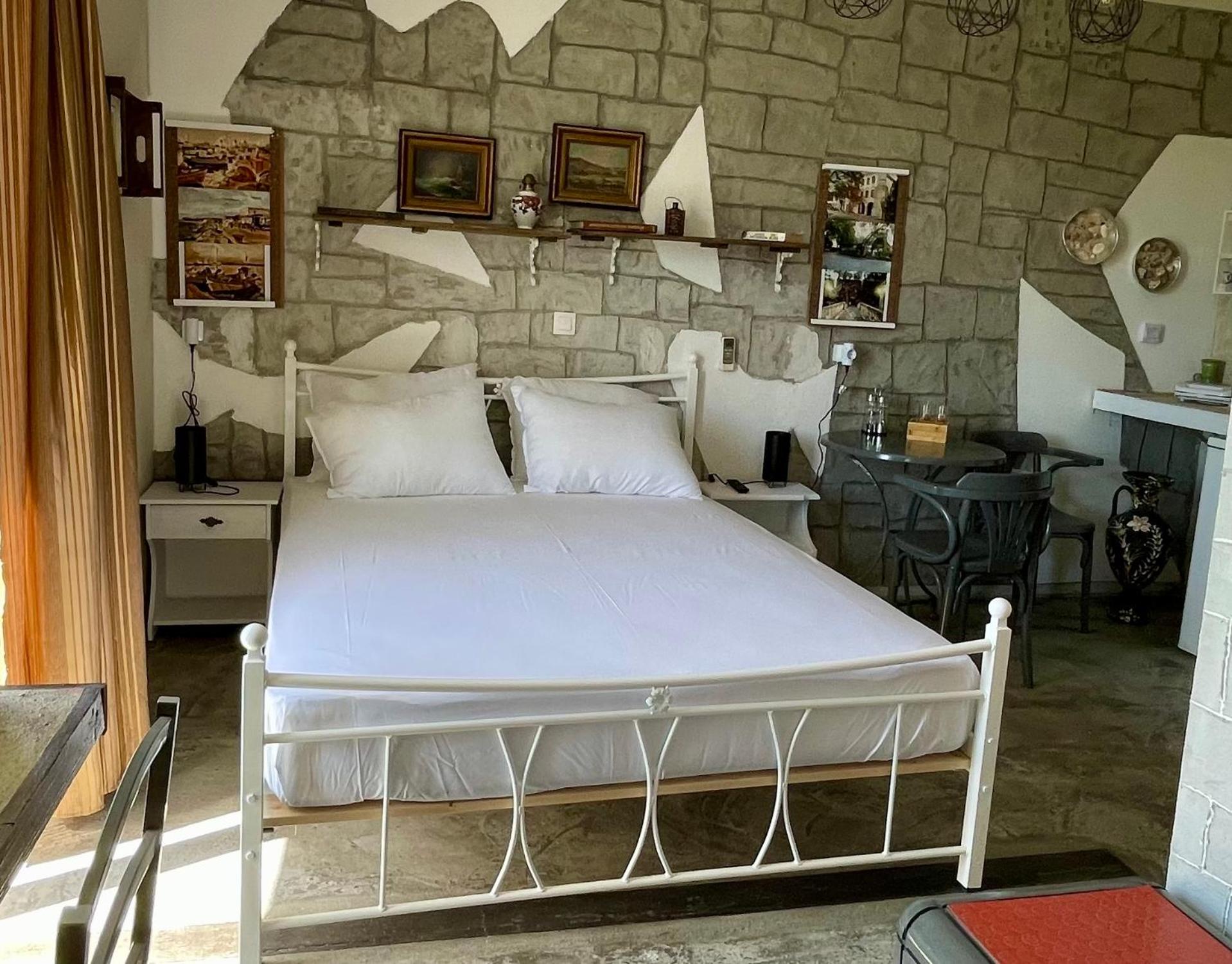 Double Room with Balcony photo 2