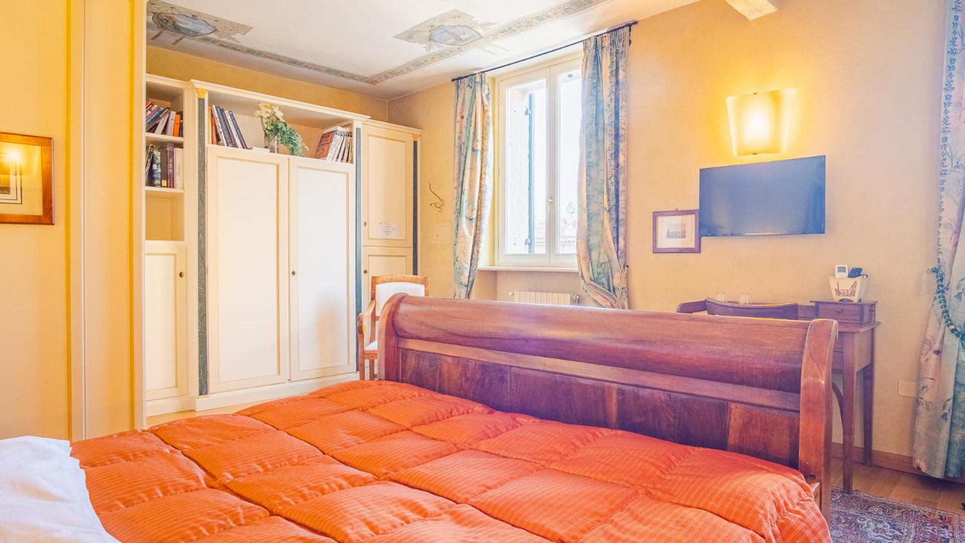 Double Room with City View - Photo 15