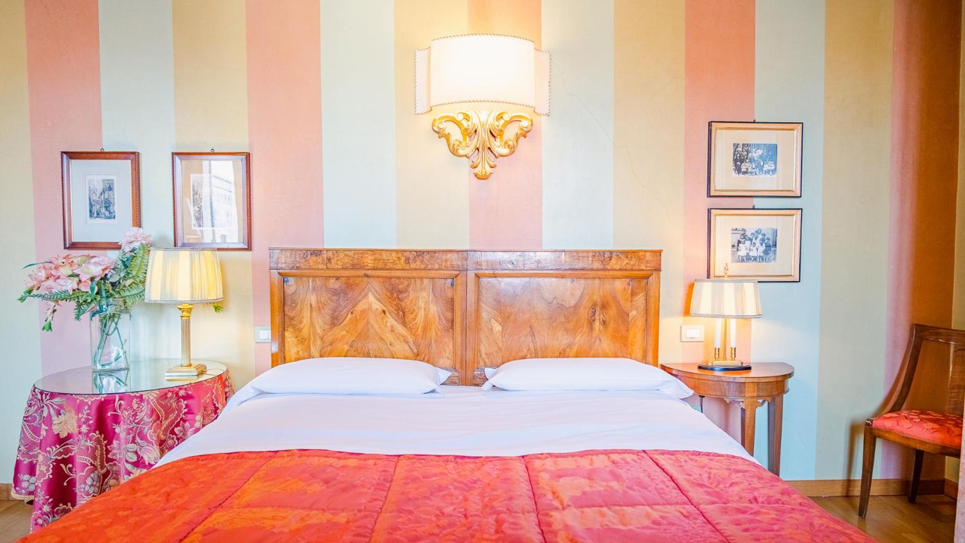 Double Room - Photo 9
