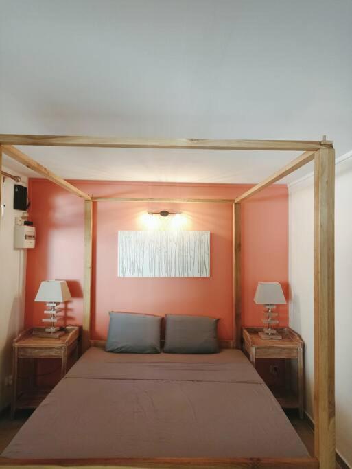 One-Bedroom Apartment photo 3