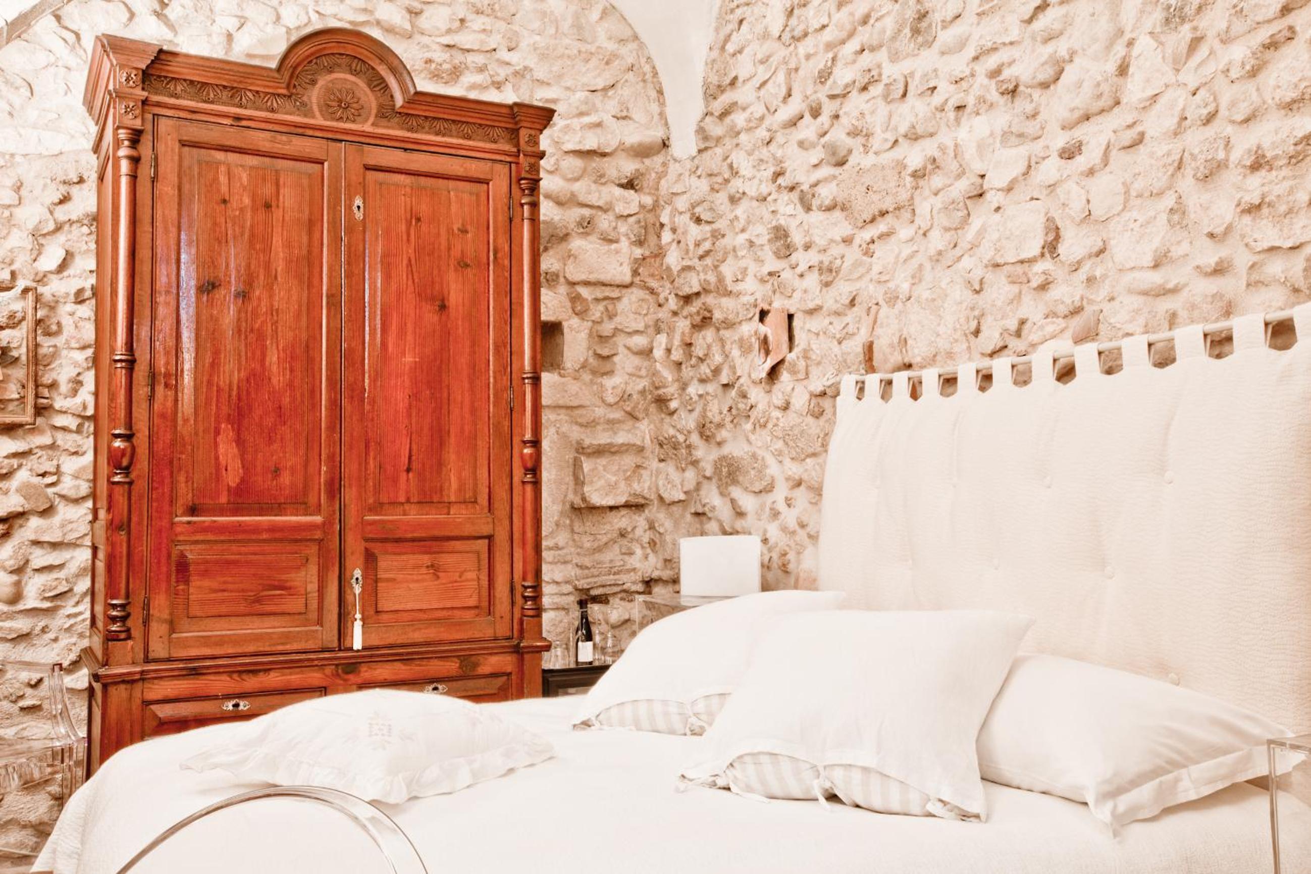Double Room - Photo 8