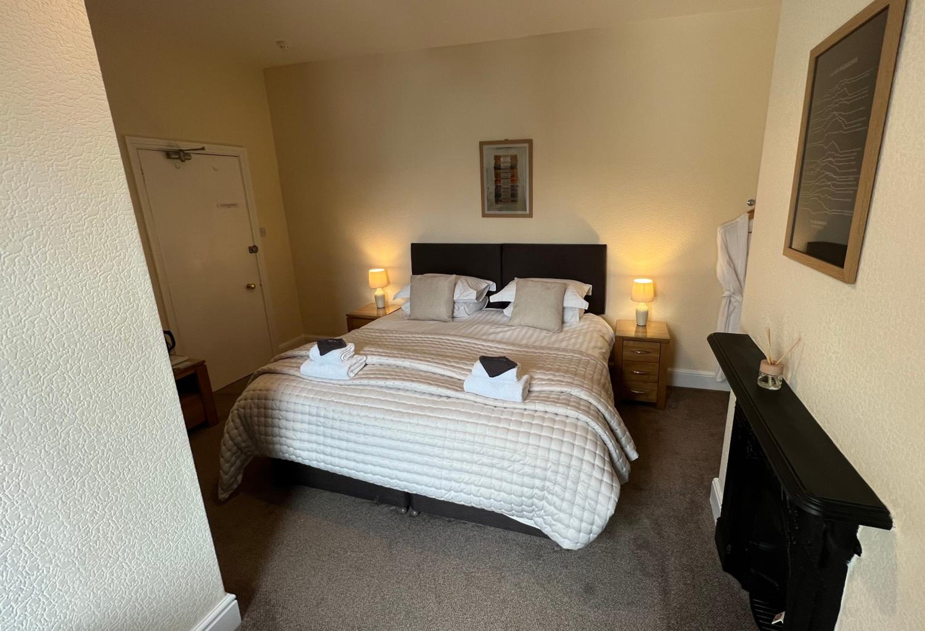 Deluxe Double or Twin Room photo 3