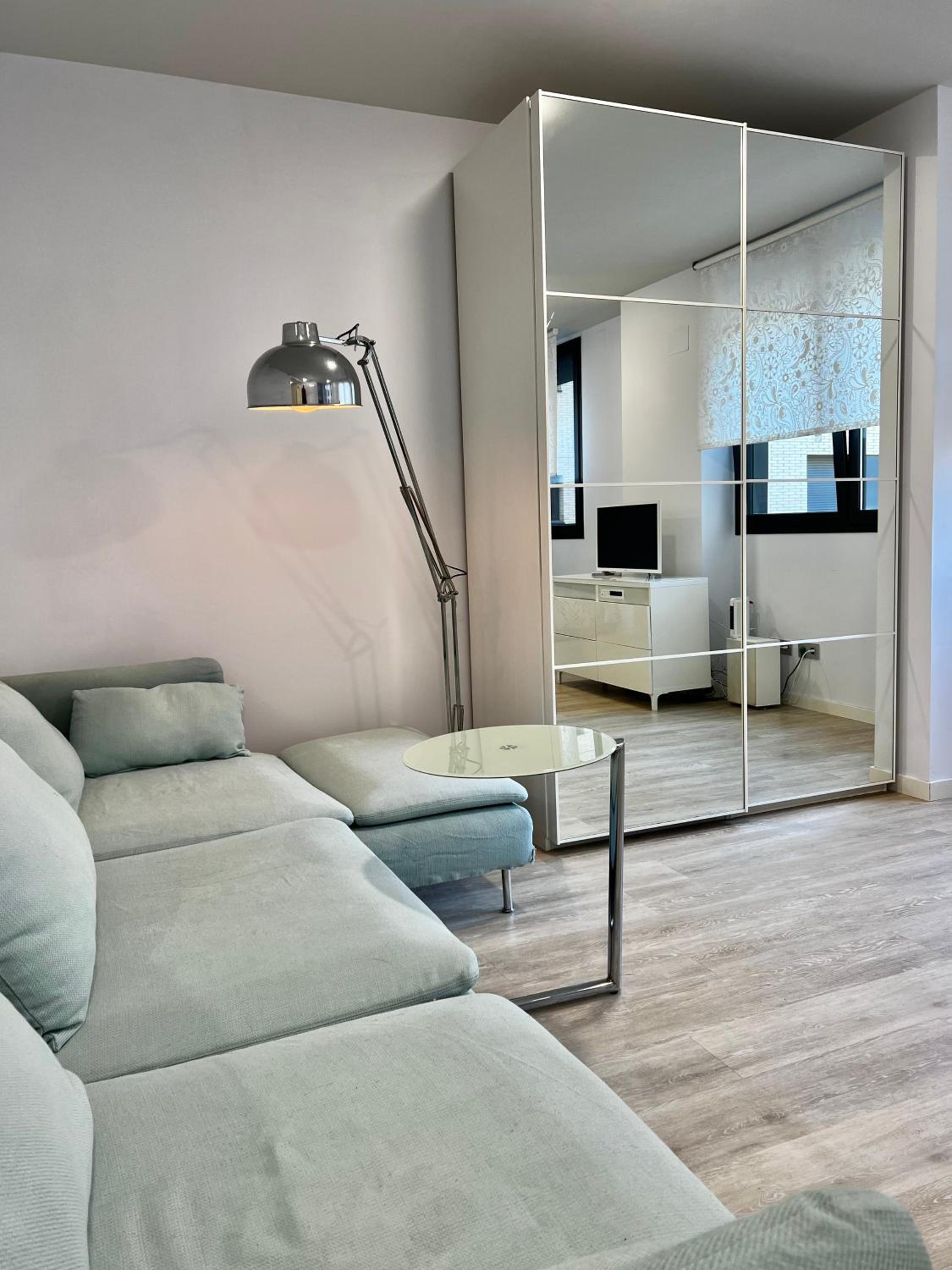 Apartamento con vista a la piscina