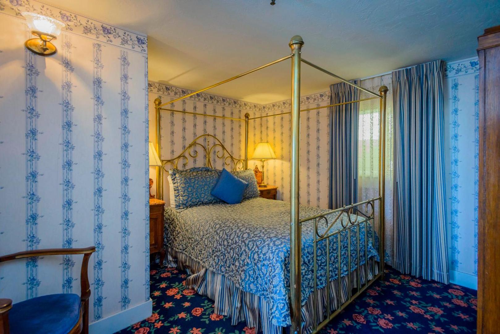 Queen Suite with Sea View
