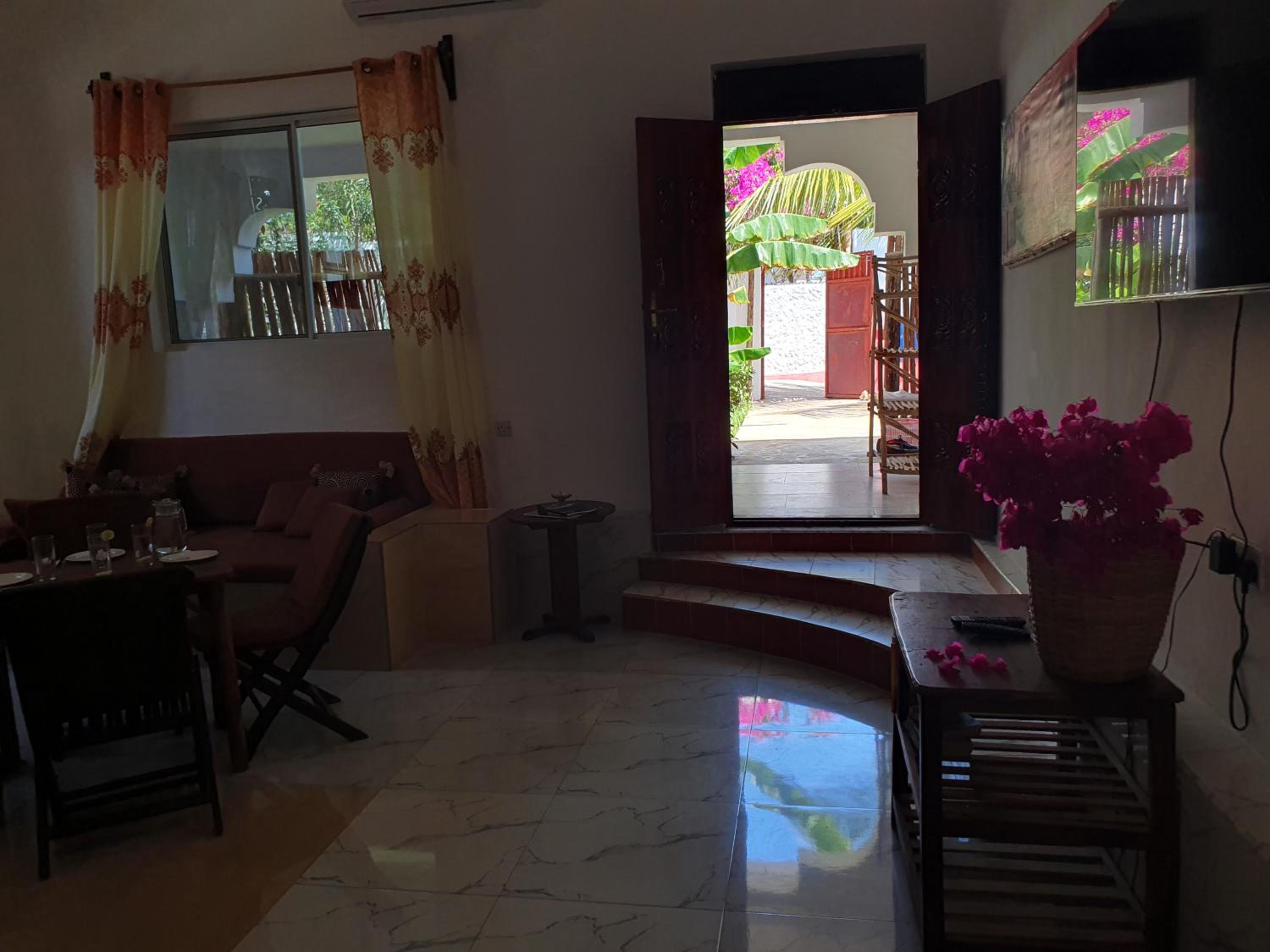Superior Family Room - Photo 23