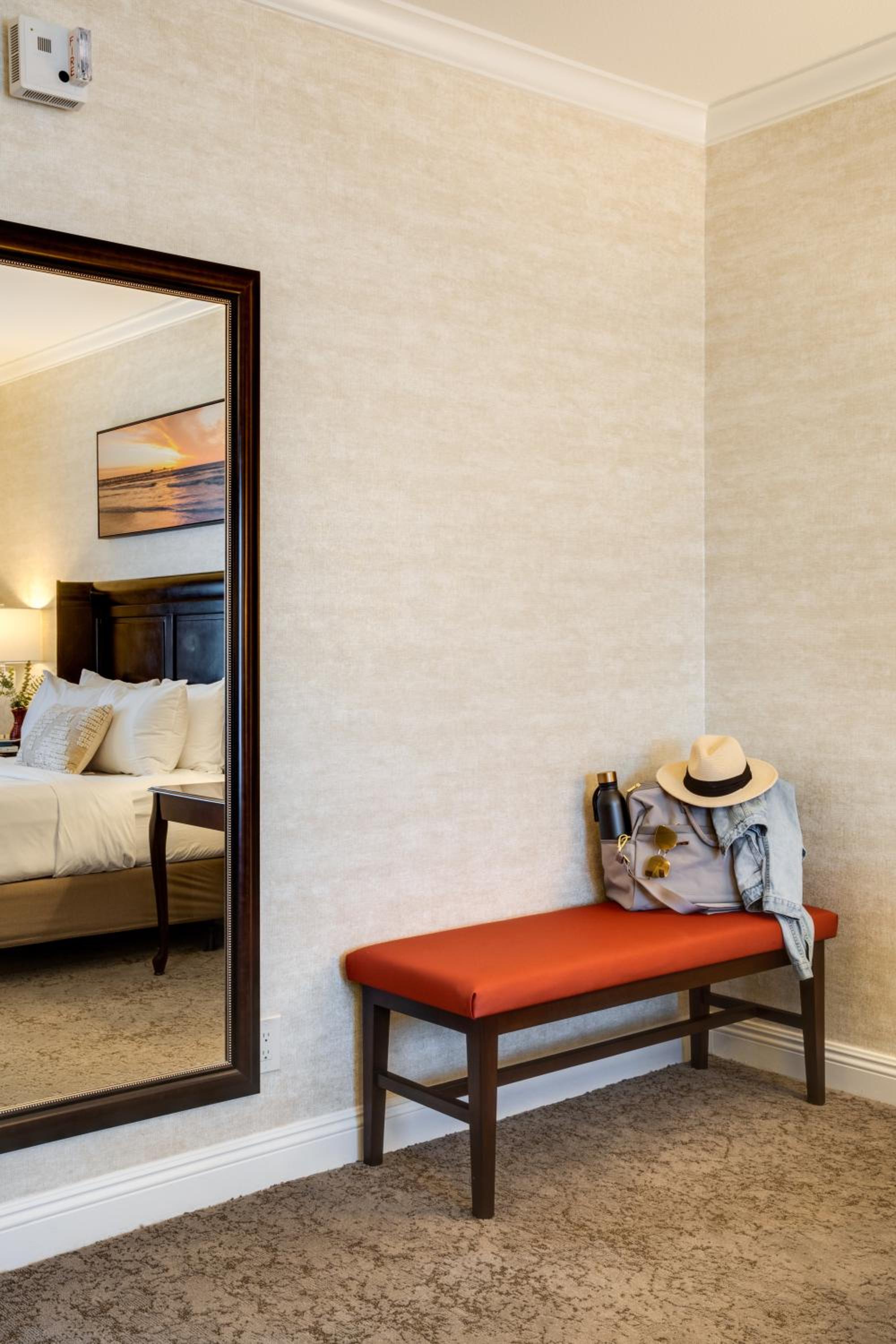 Queen Room - Disability Access - Photo 8