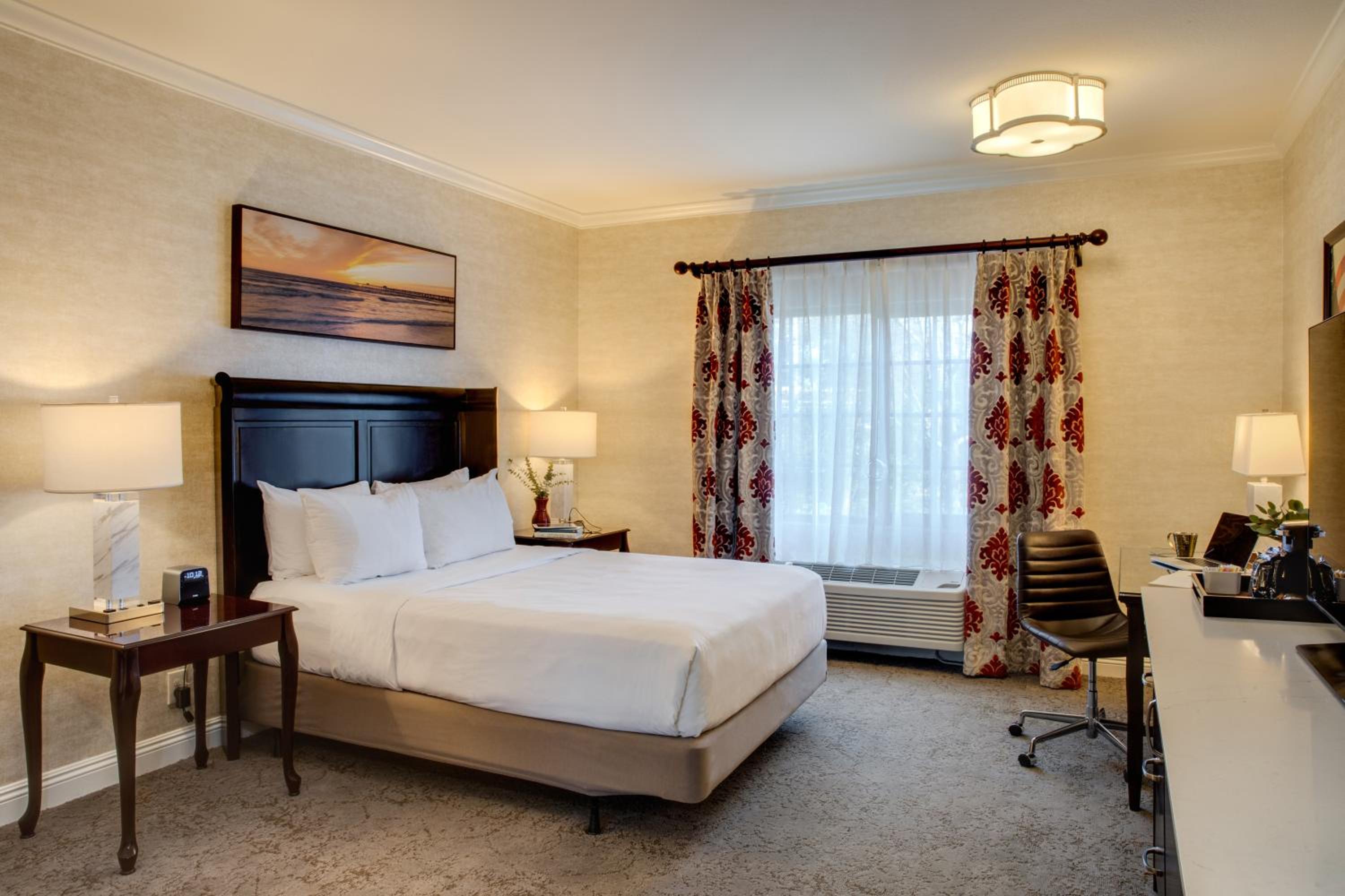 Queen Room - Disability Access - Photo 2