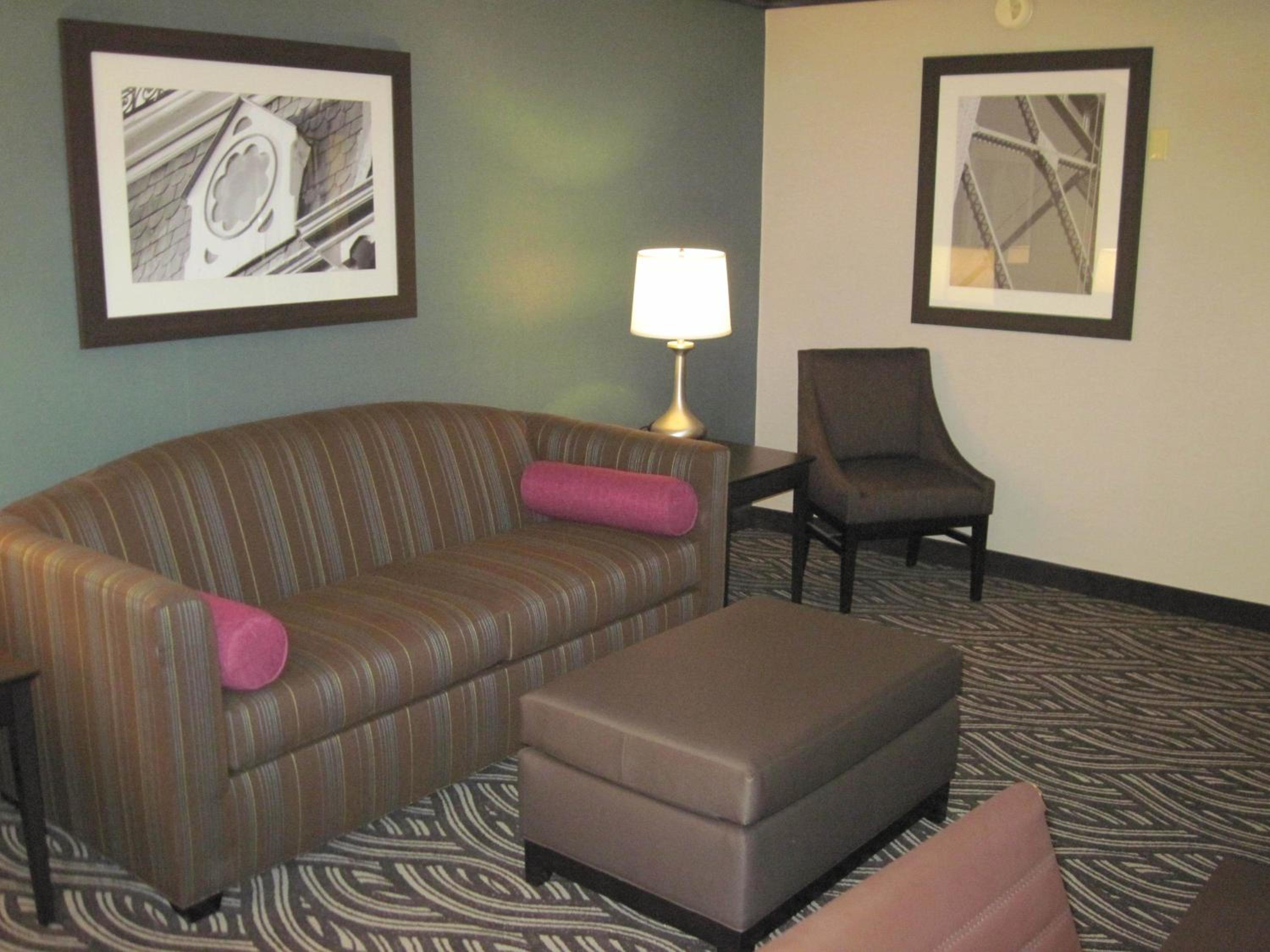 King Room With Sofa Bed - Non-Smoking - Photo 7