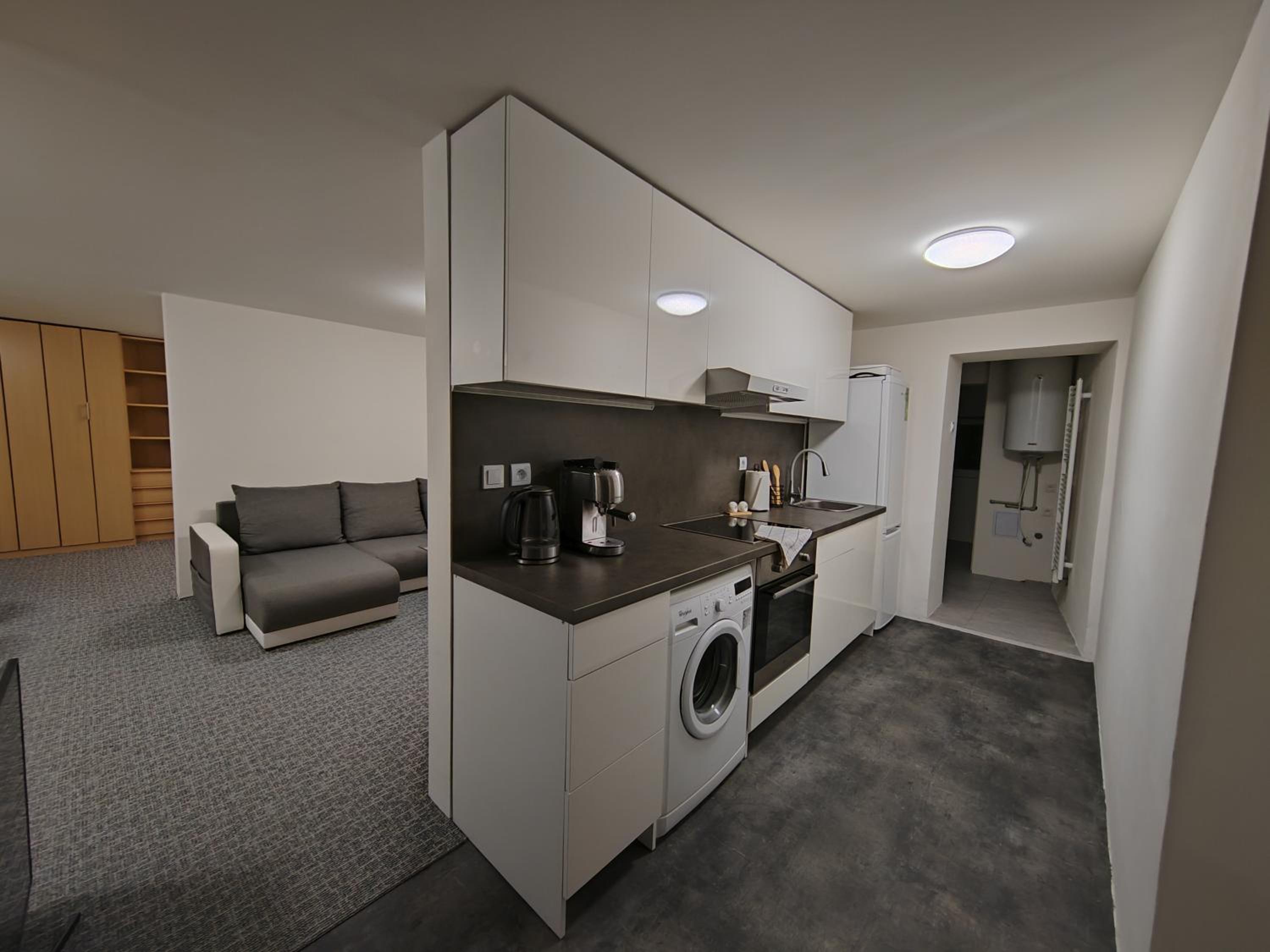 Apartment photo 2