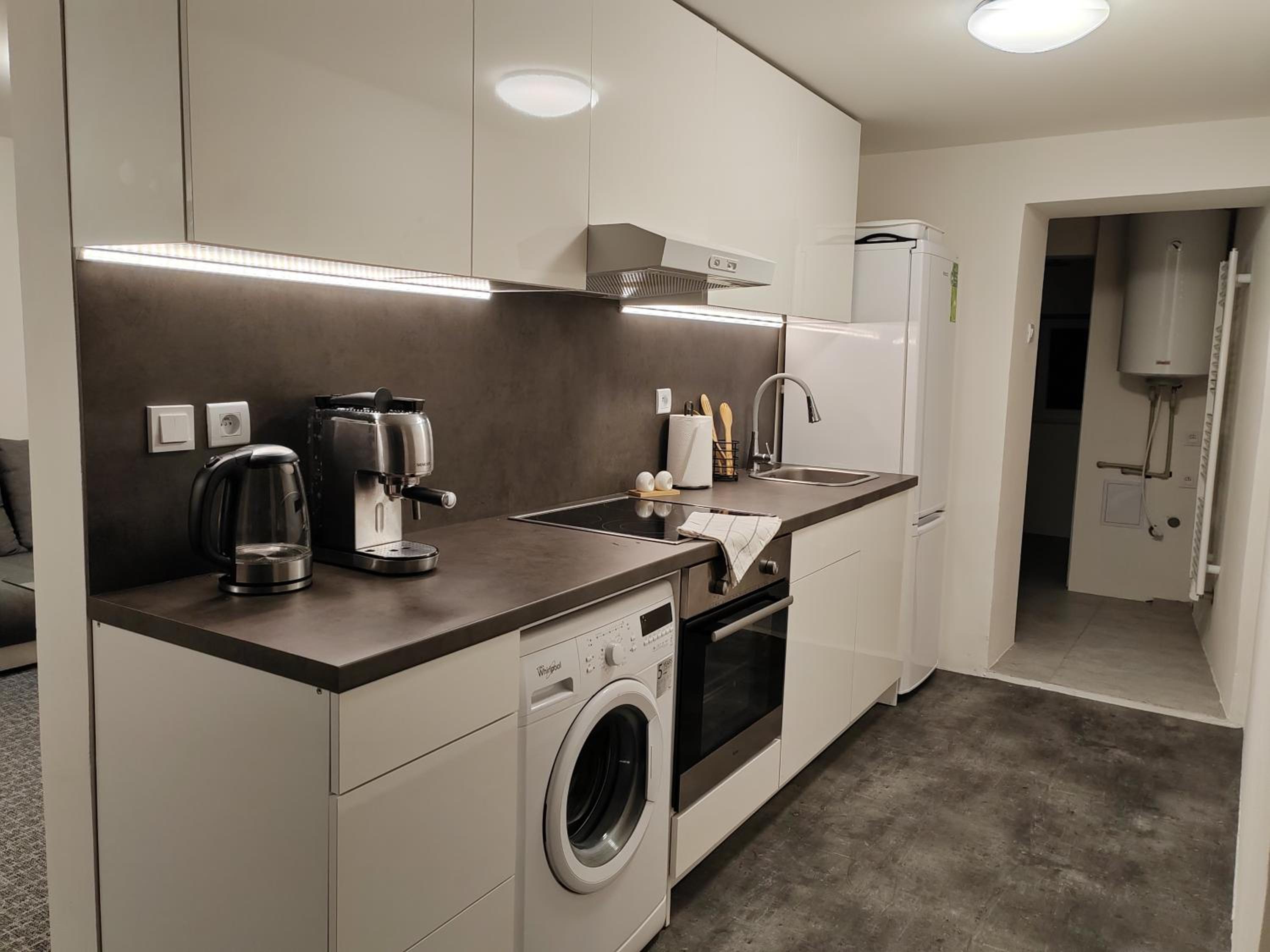 Apartment photo 1