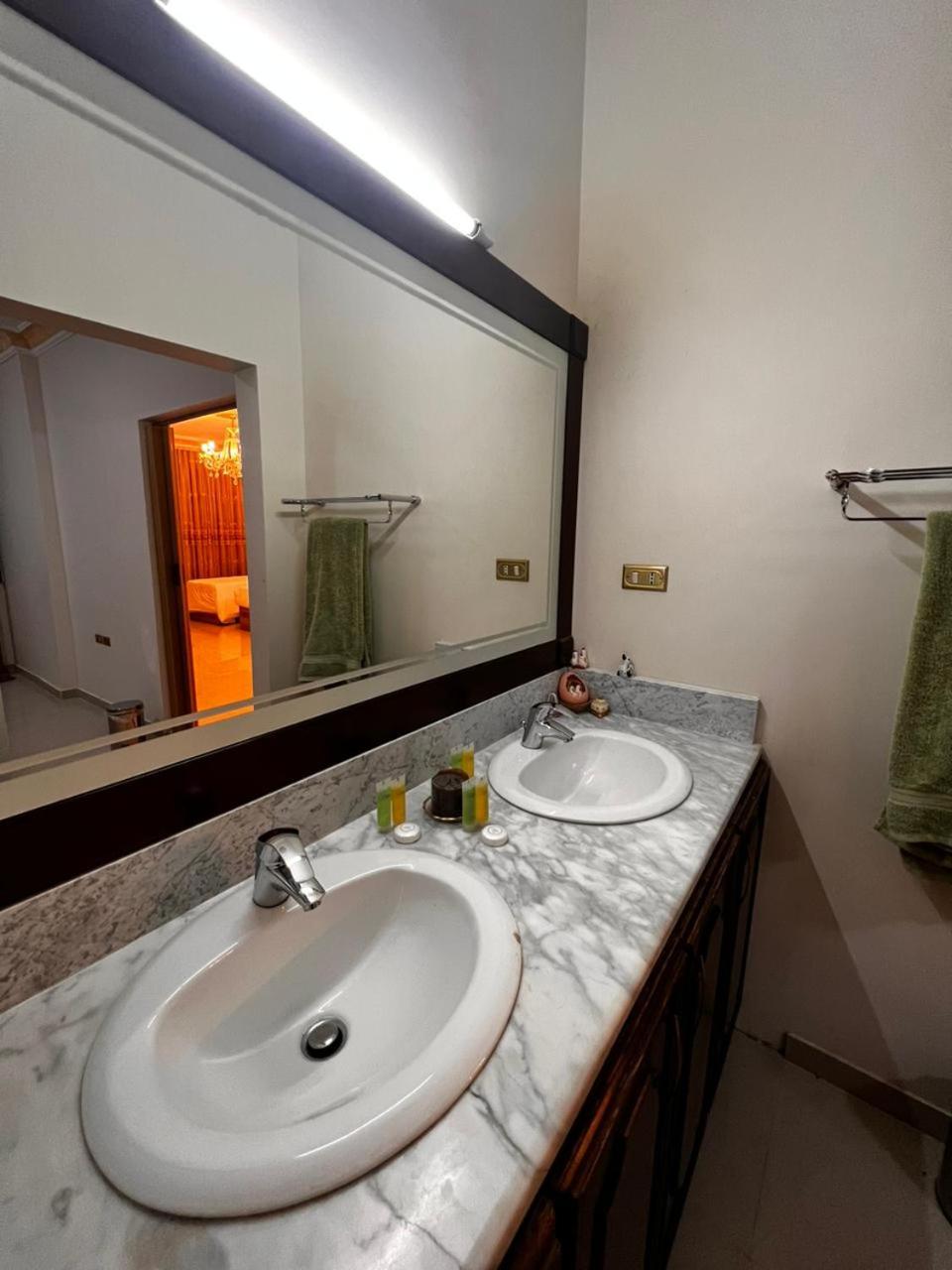 Family Room with Private Bathroom photo 3