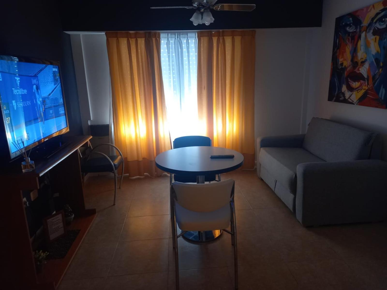 One-Bedroom Apartment photo 1