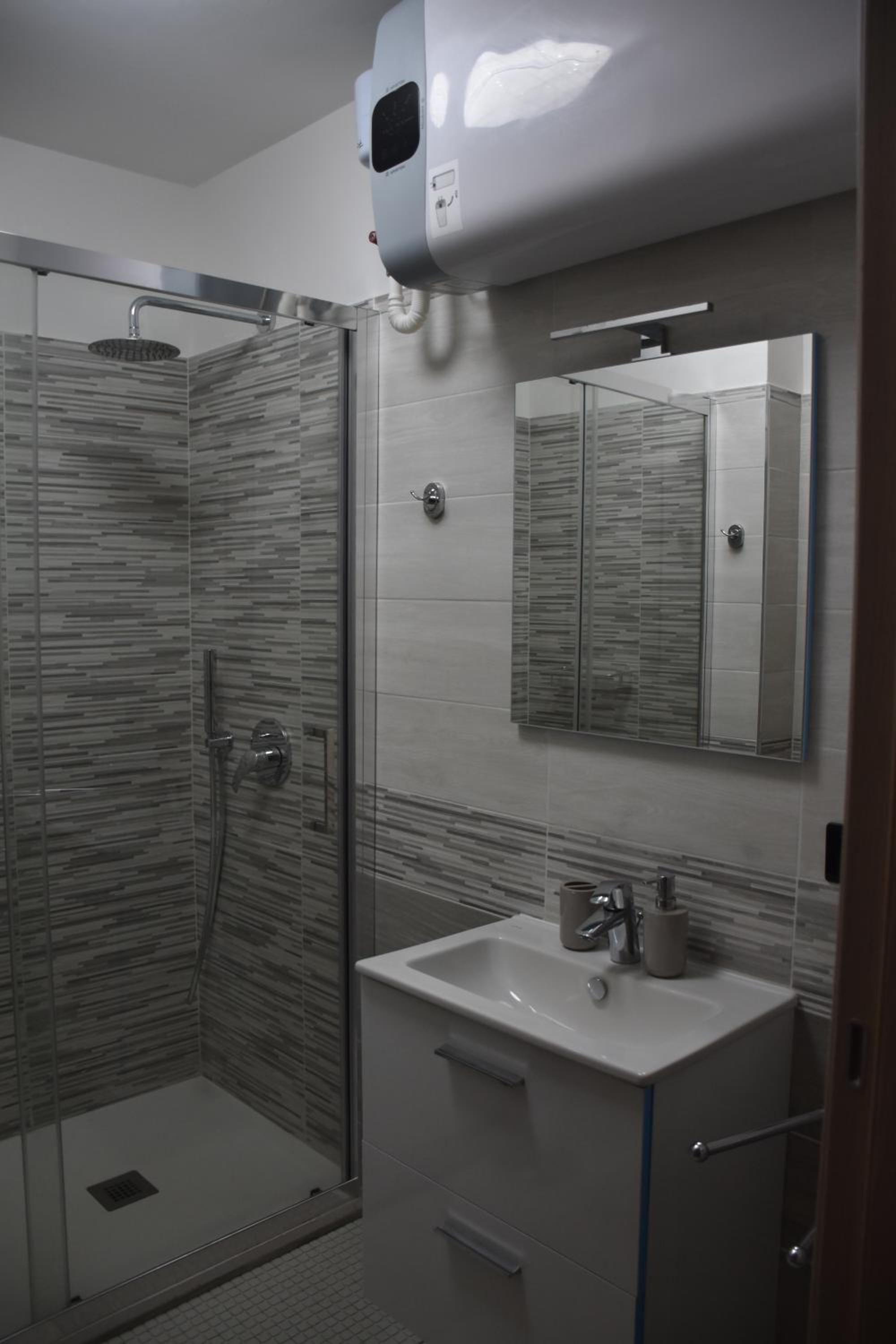 Double Room with Private Bathroom photo 2