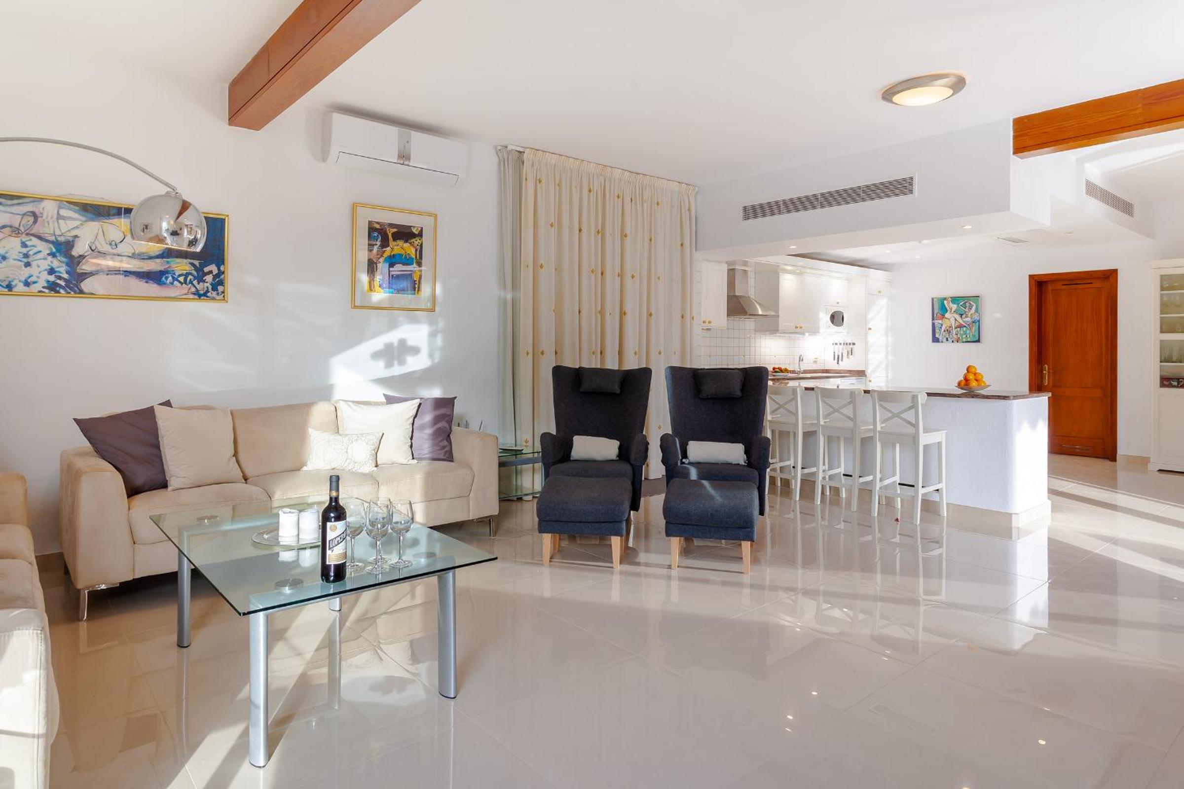 Villa de Tres Habitaciones