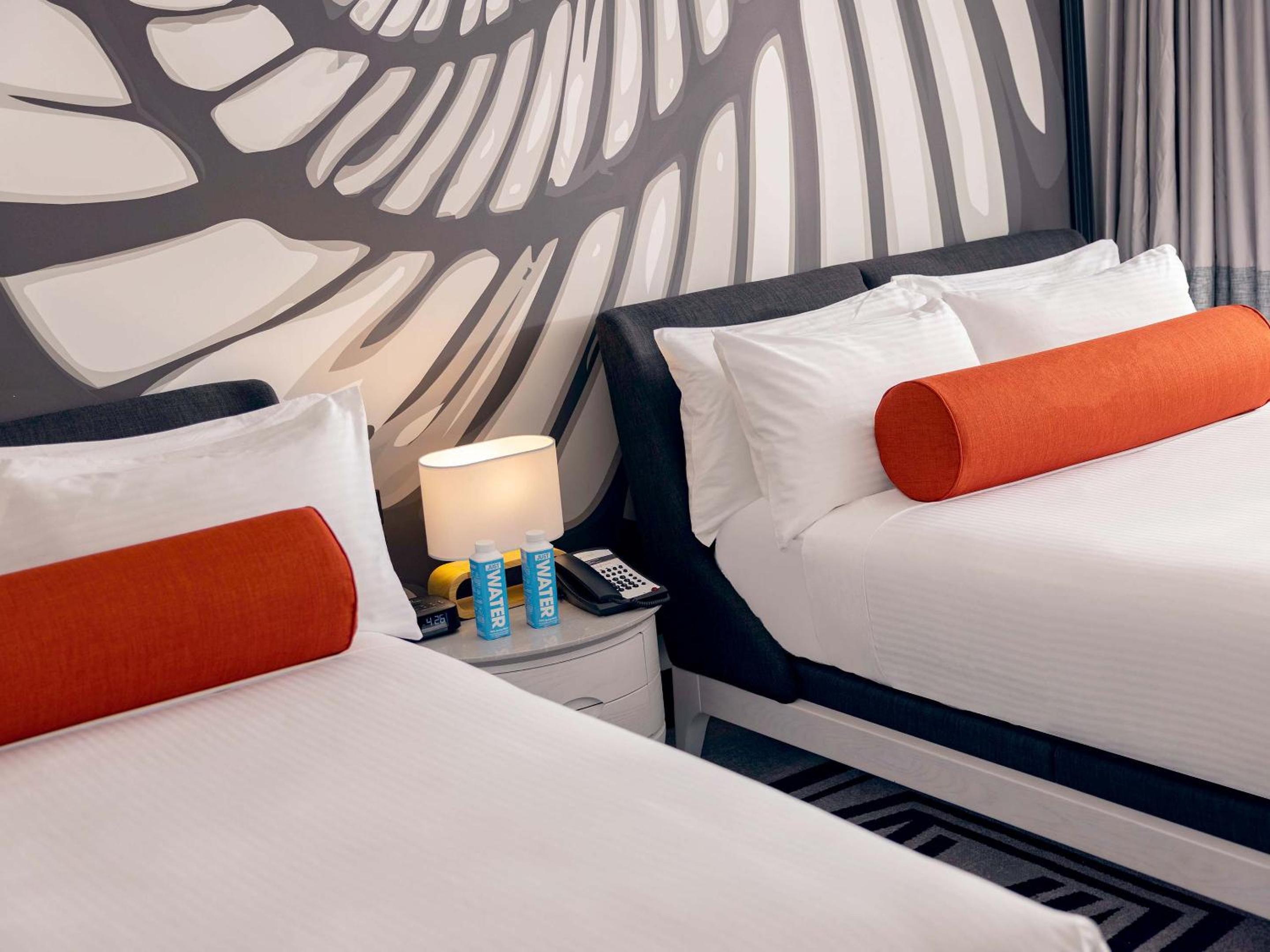 Grand Superior Twin Room with City or Mountain View - Photo 16