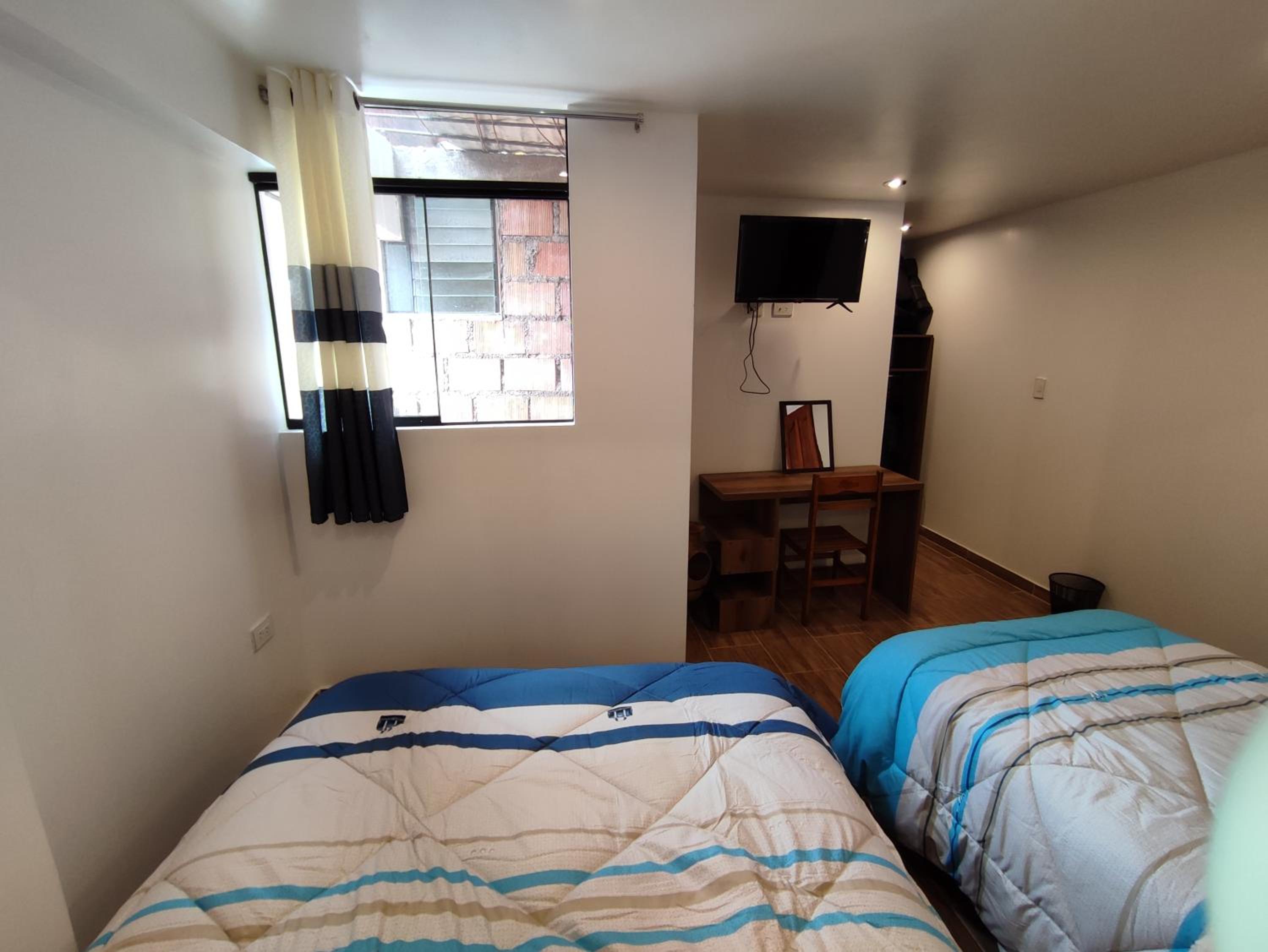Twin Room with Private Bathroom photo 2