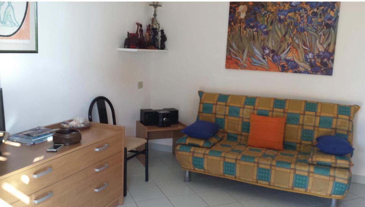 Apartment - Ground Floor photo 2
