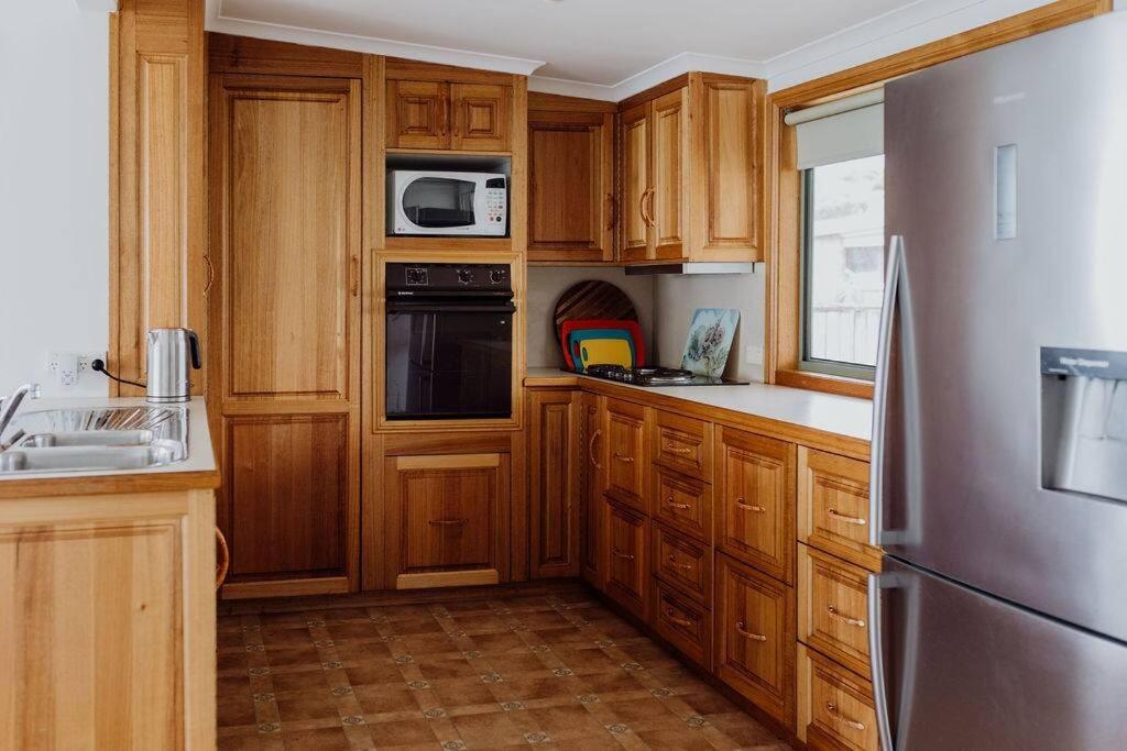 Three-Bedroom House photo 2
