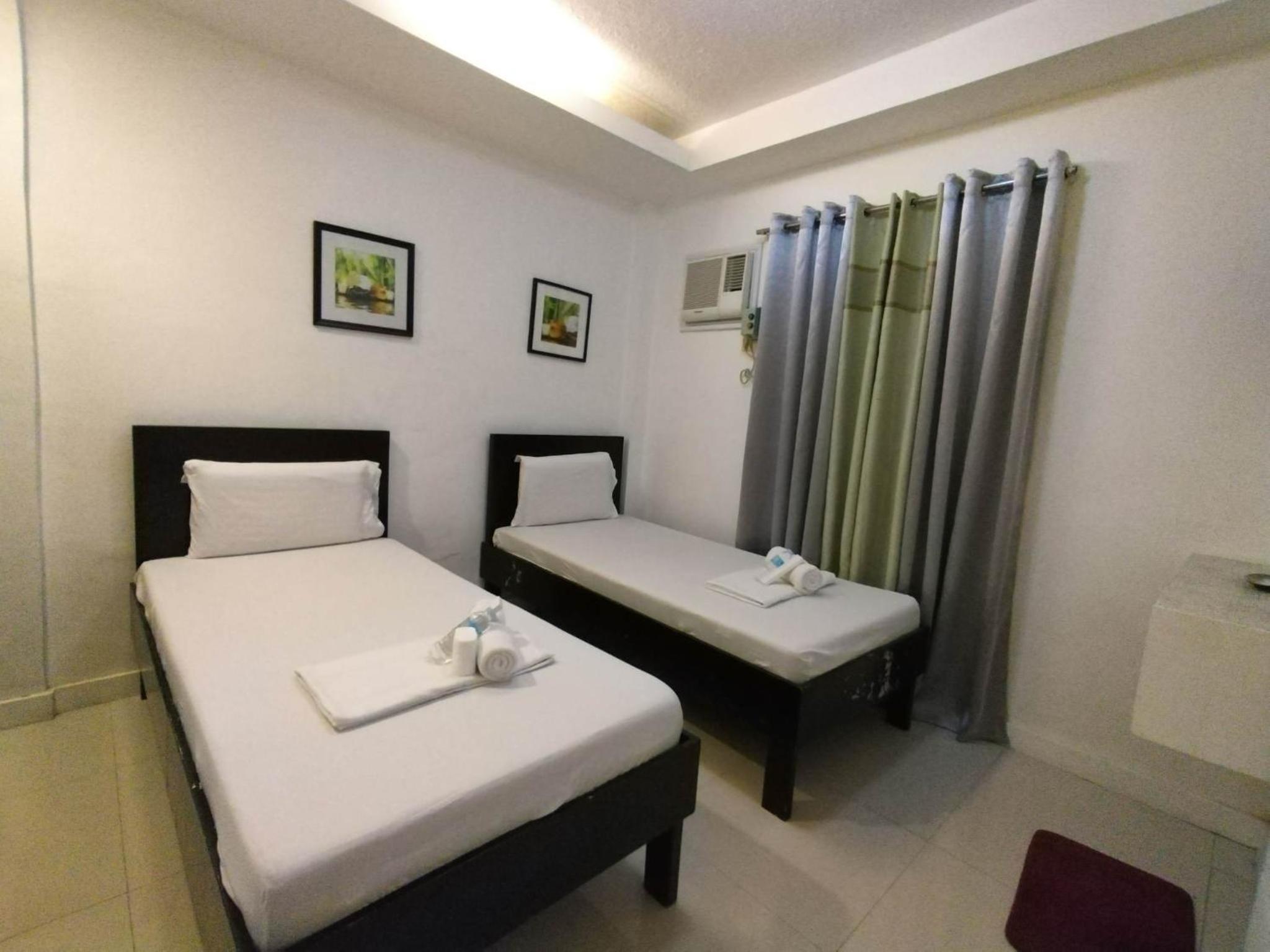 Standard Twin Room - Photo 1