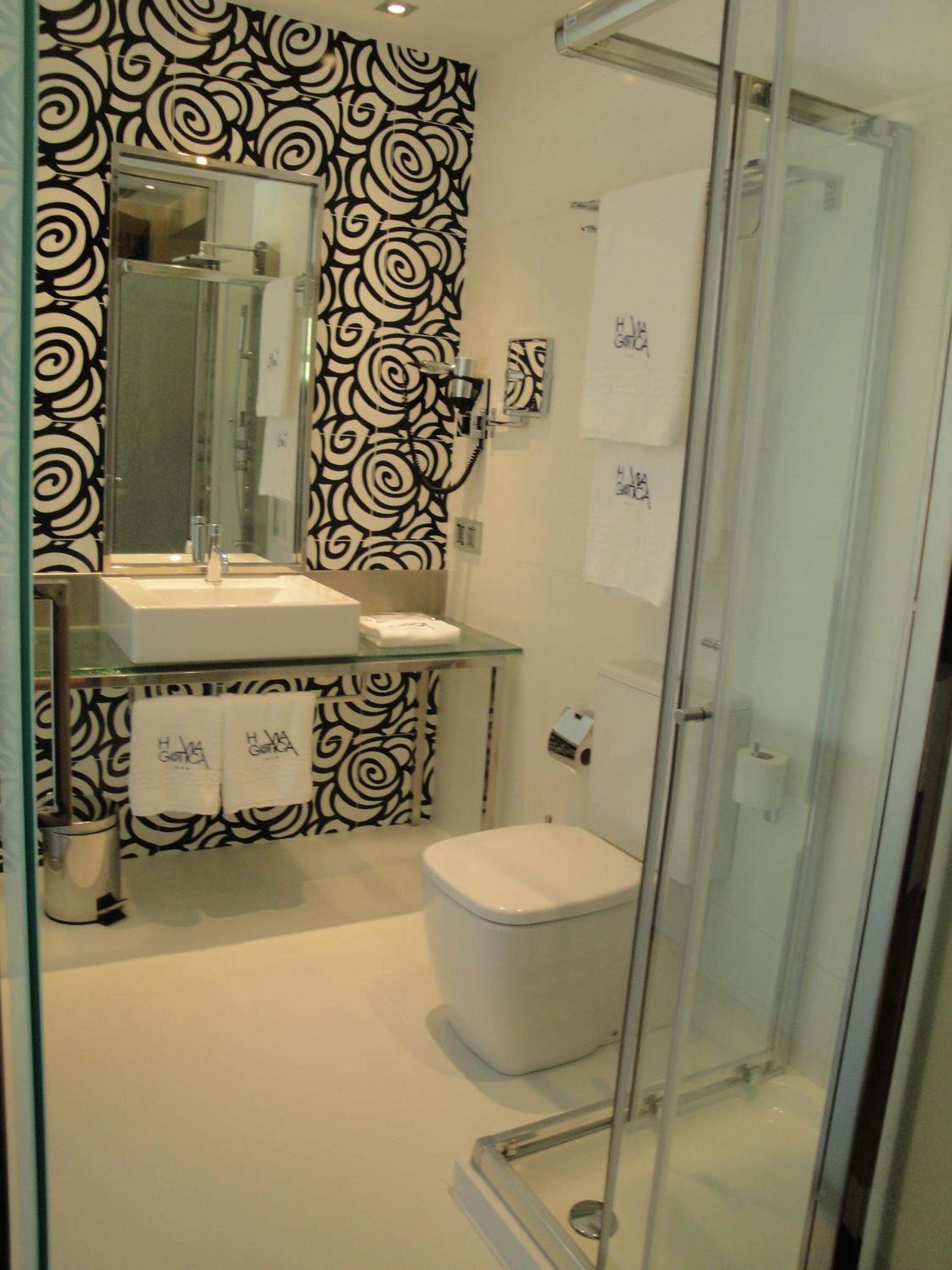 Double or Twin Room photo 3