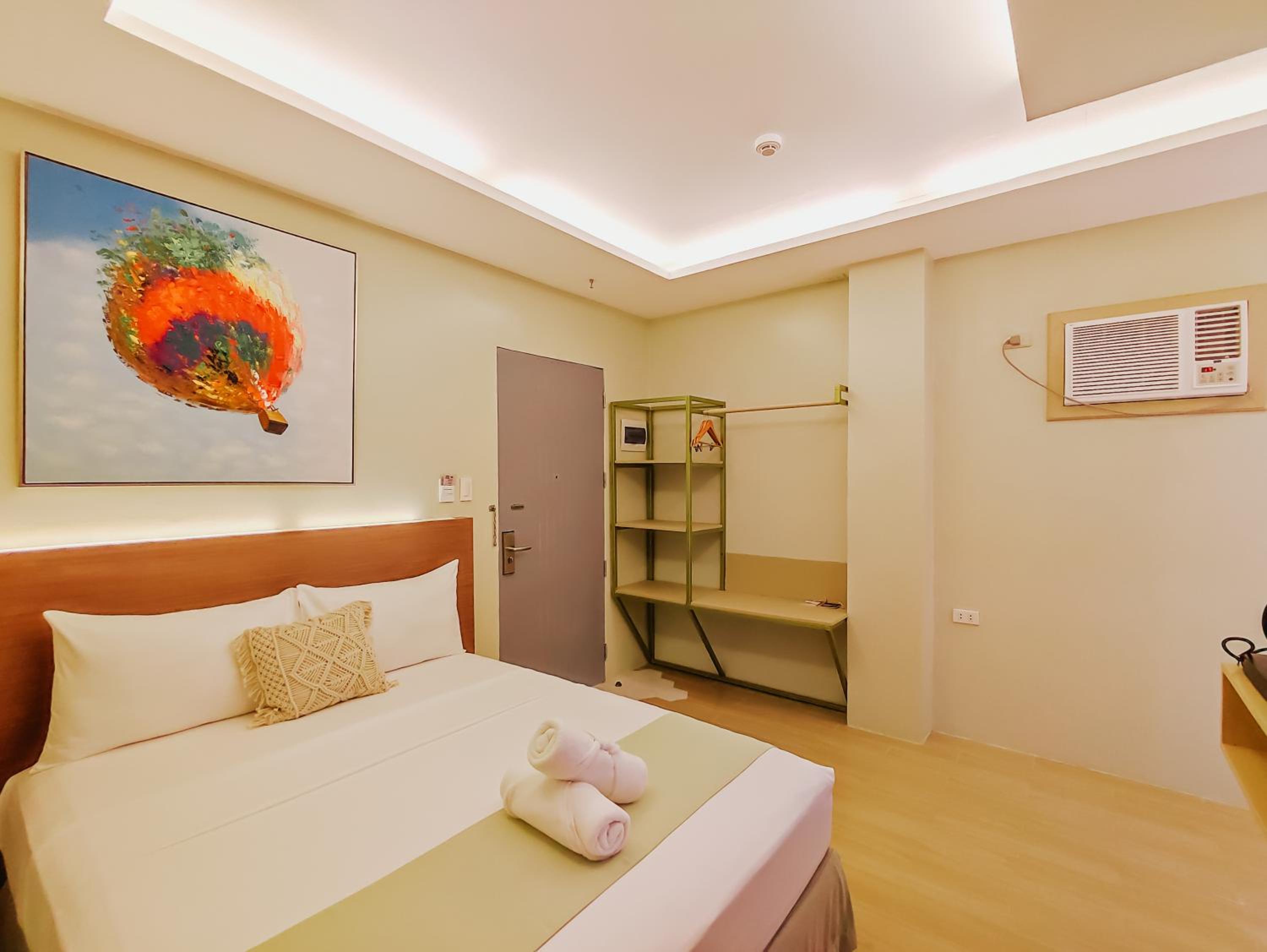 Deluxe Suite - Photo 3