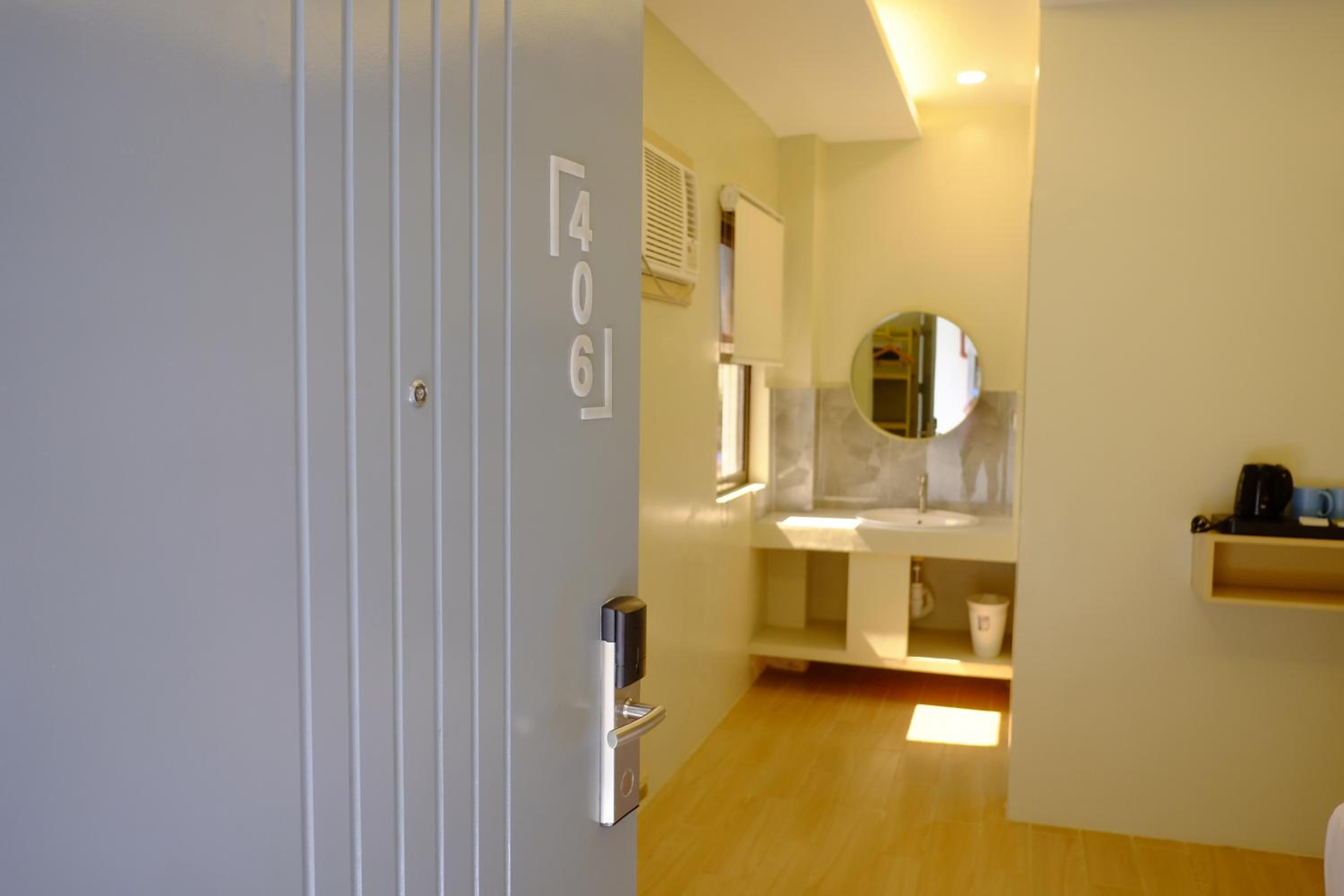 Deluxe Suite - Photo 5