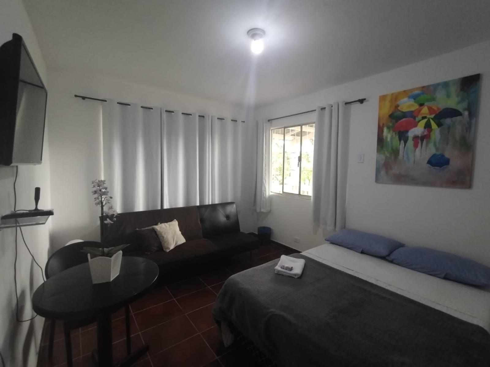 Single Room with Shared Bathroom photo 3