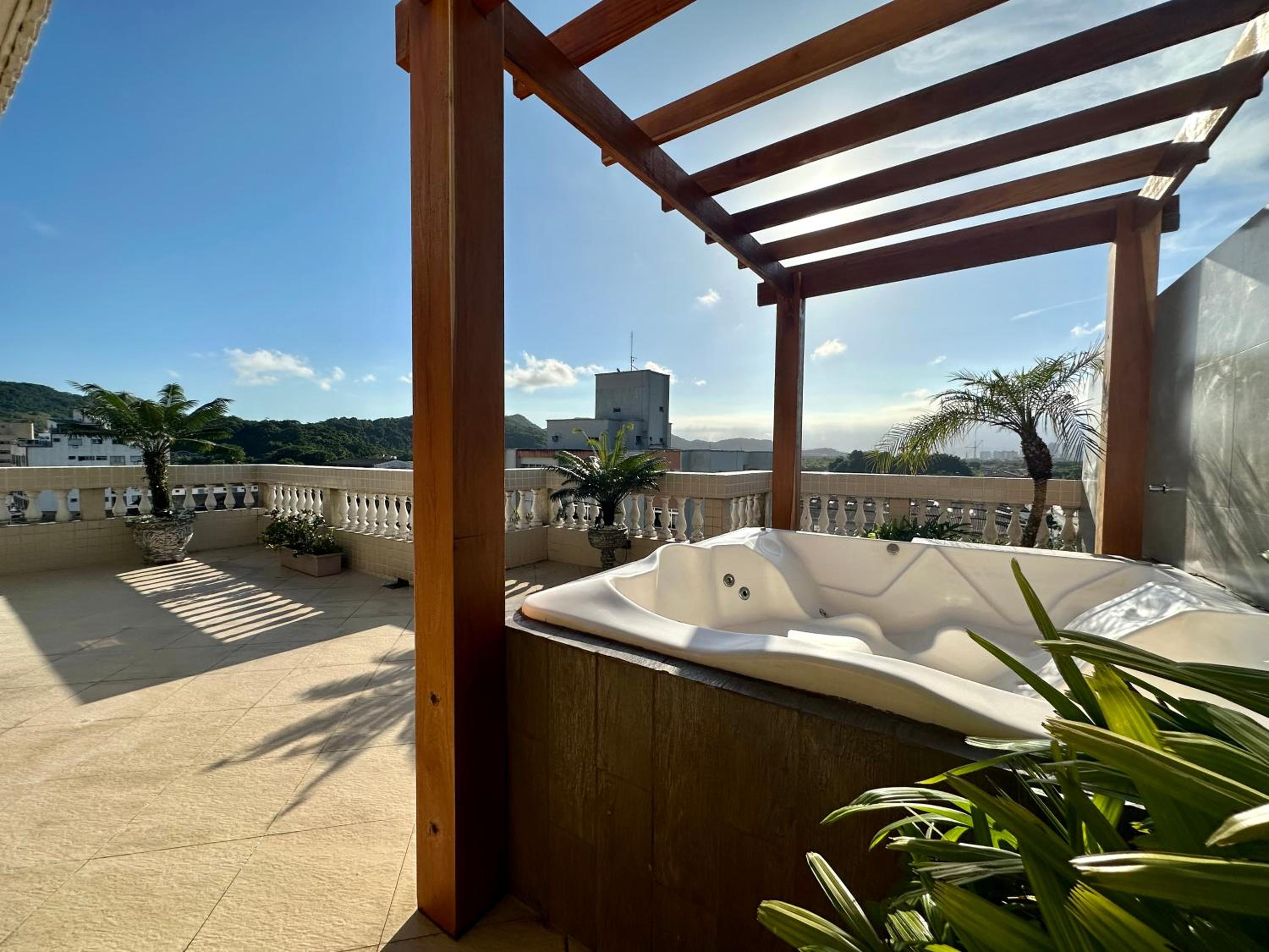 Apartment with Terrace - Photo 18