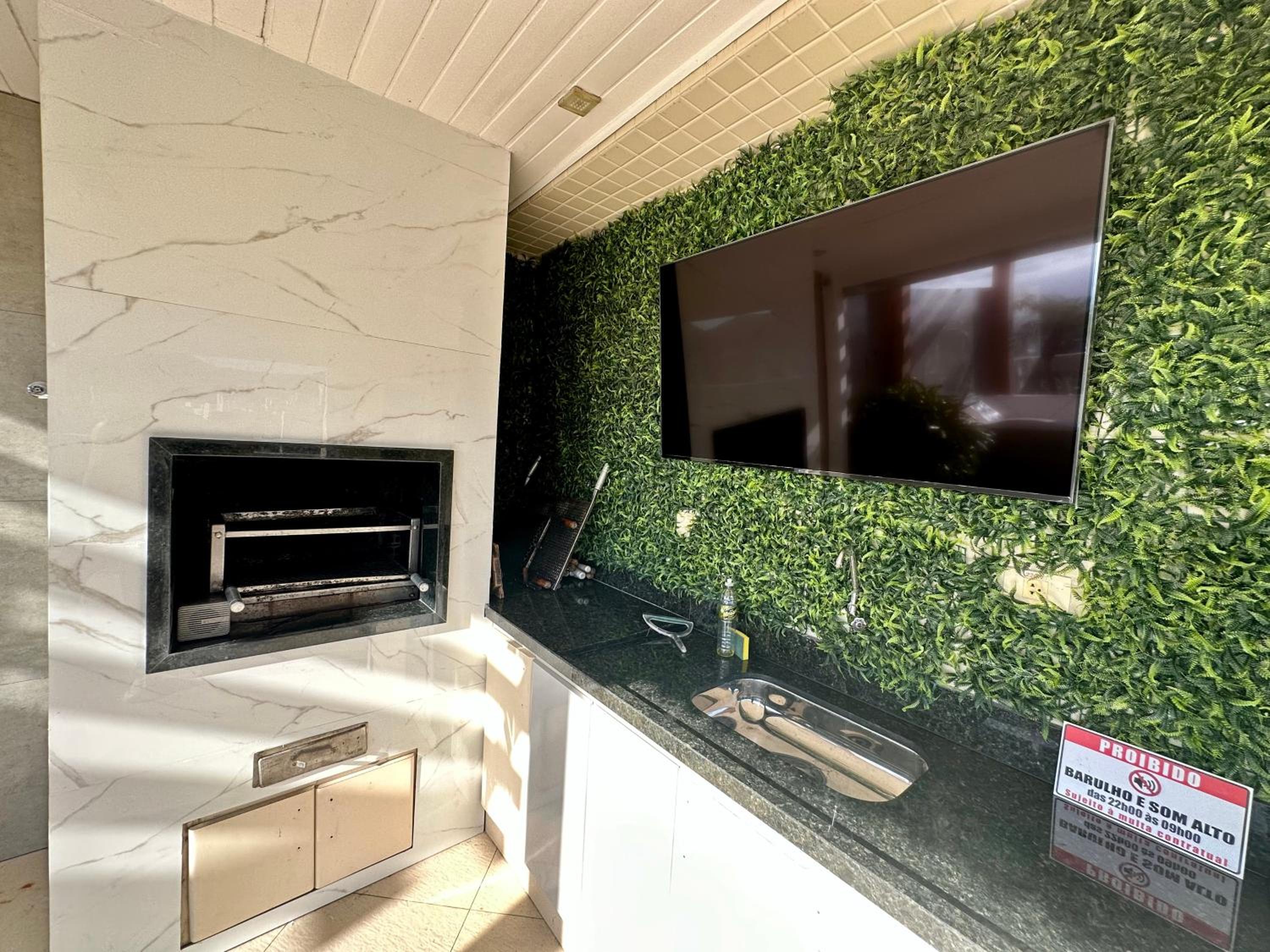 Apartment with Terrace - Photo 22