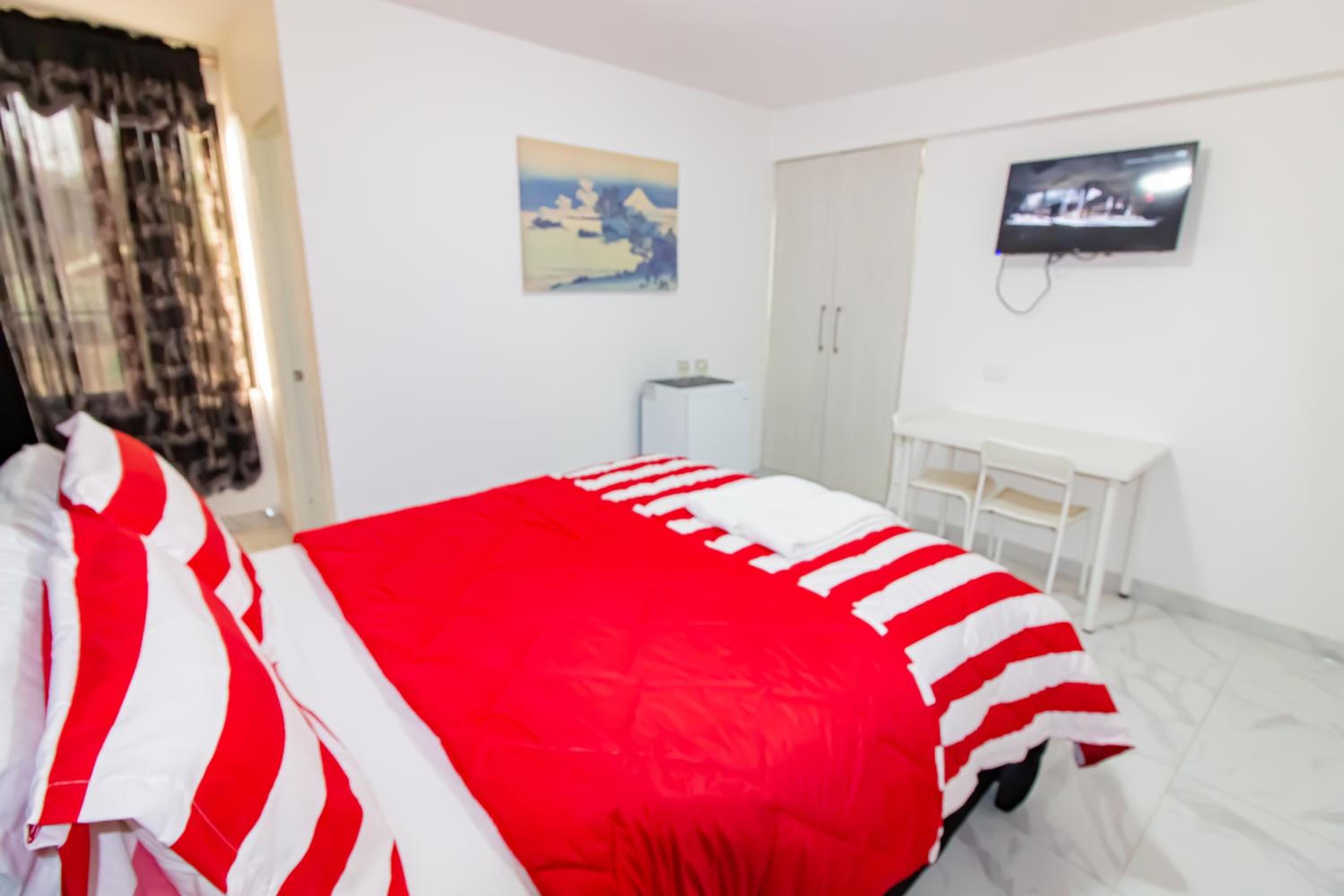 Standard Queen Room