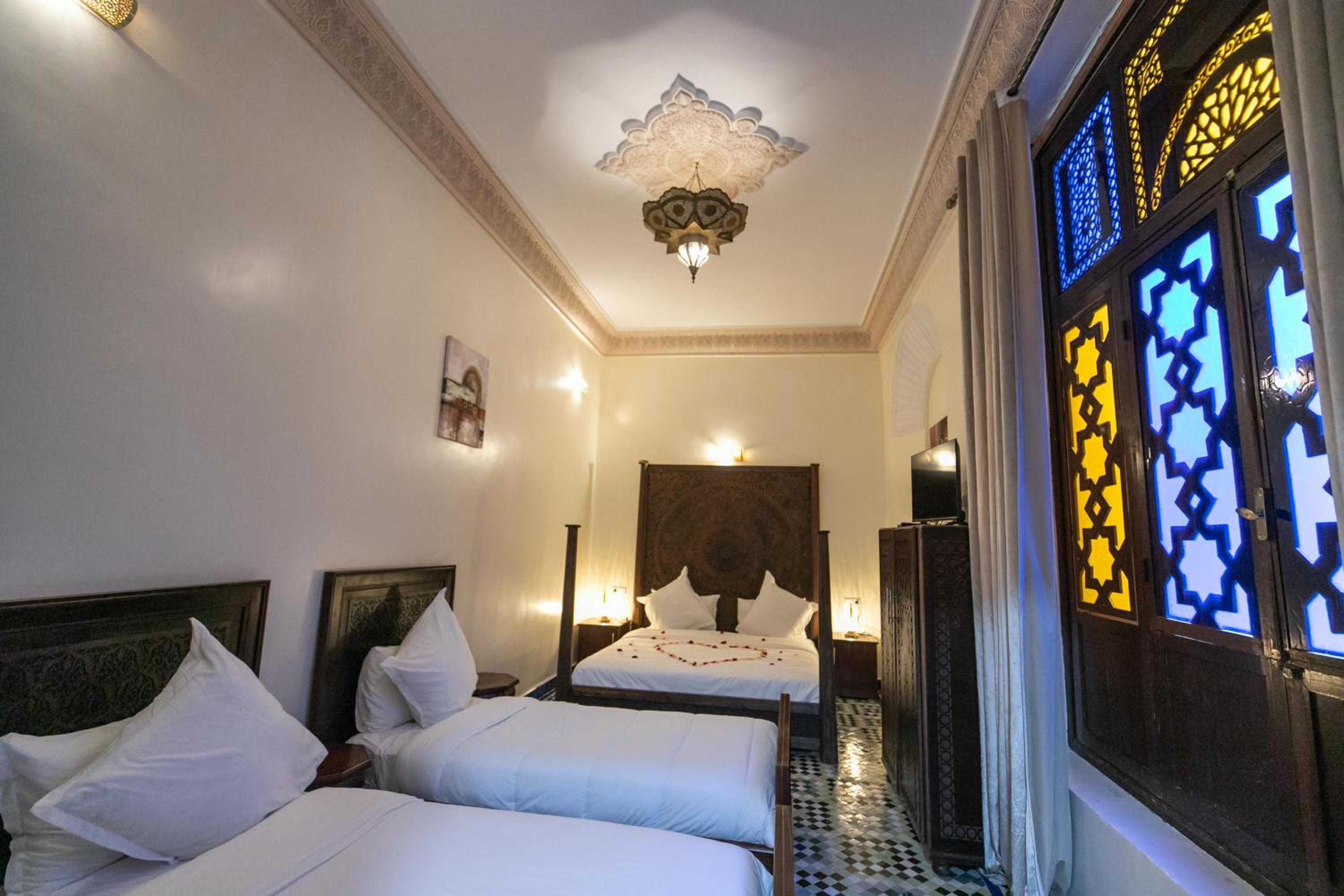 Quadruple Room with Private Bathroom - Photo 3