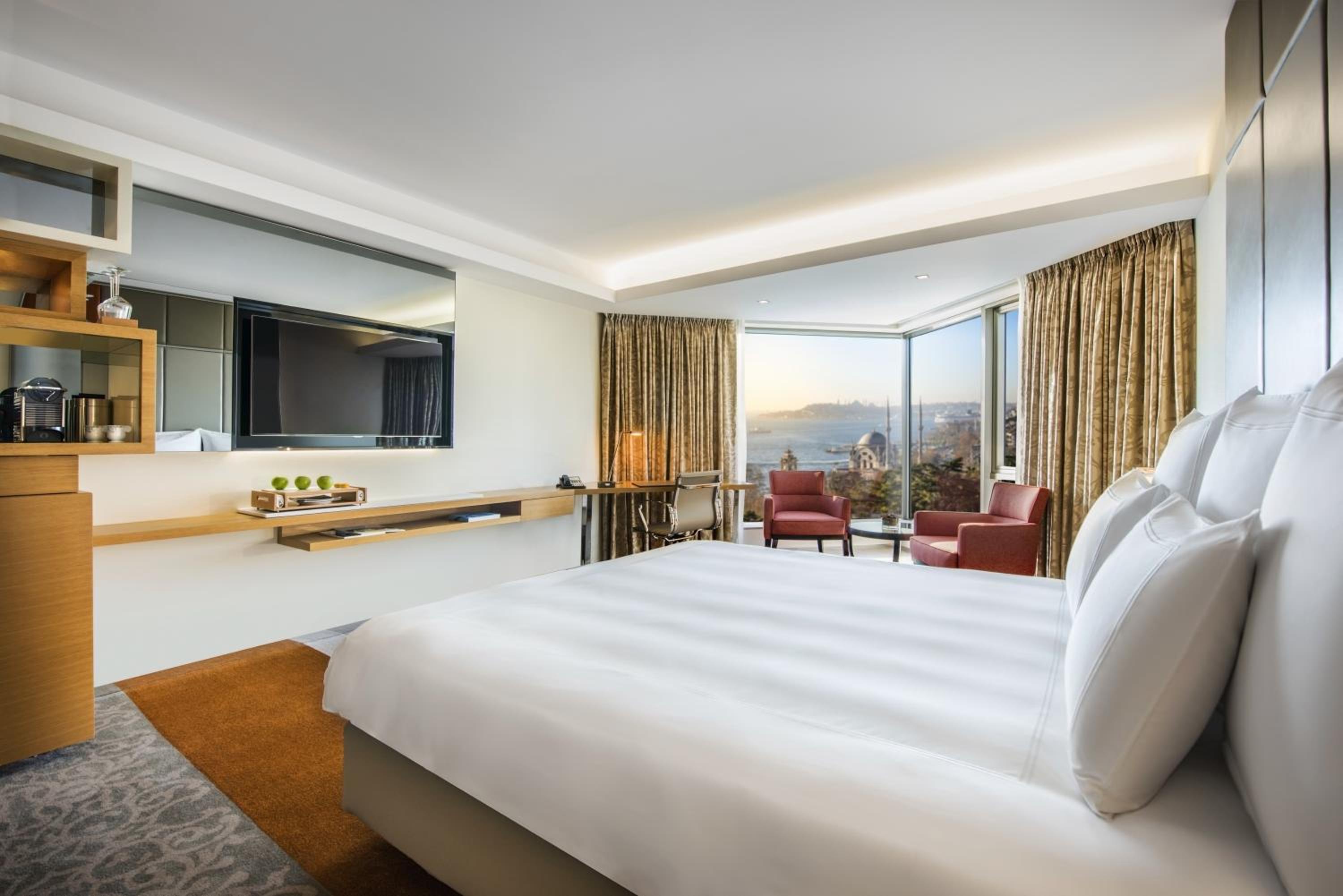 Swiss Advantage King Room with Bosphorus View