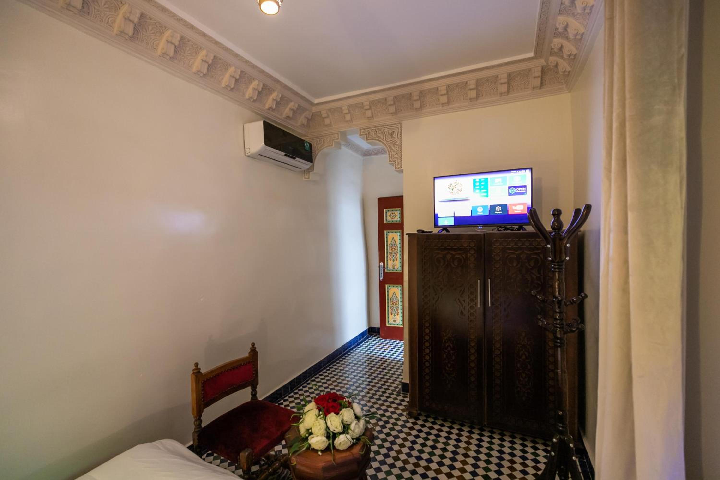 Deluxe Double or Twin Room - Photo 2