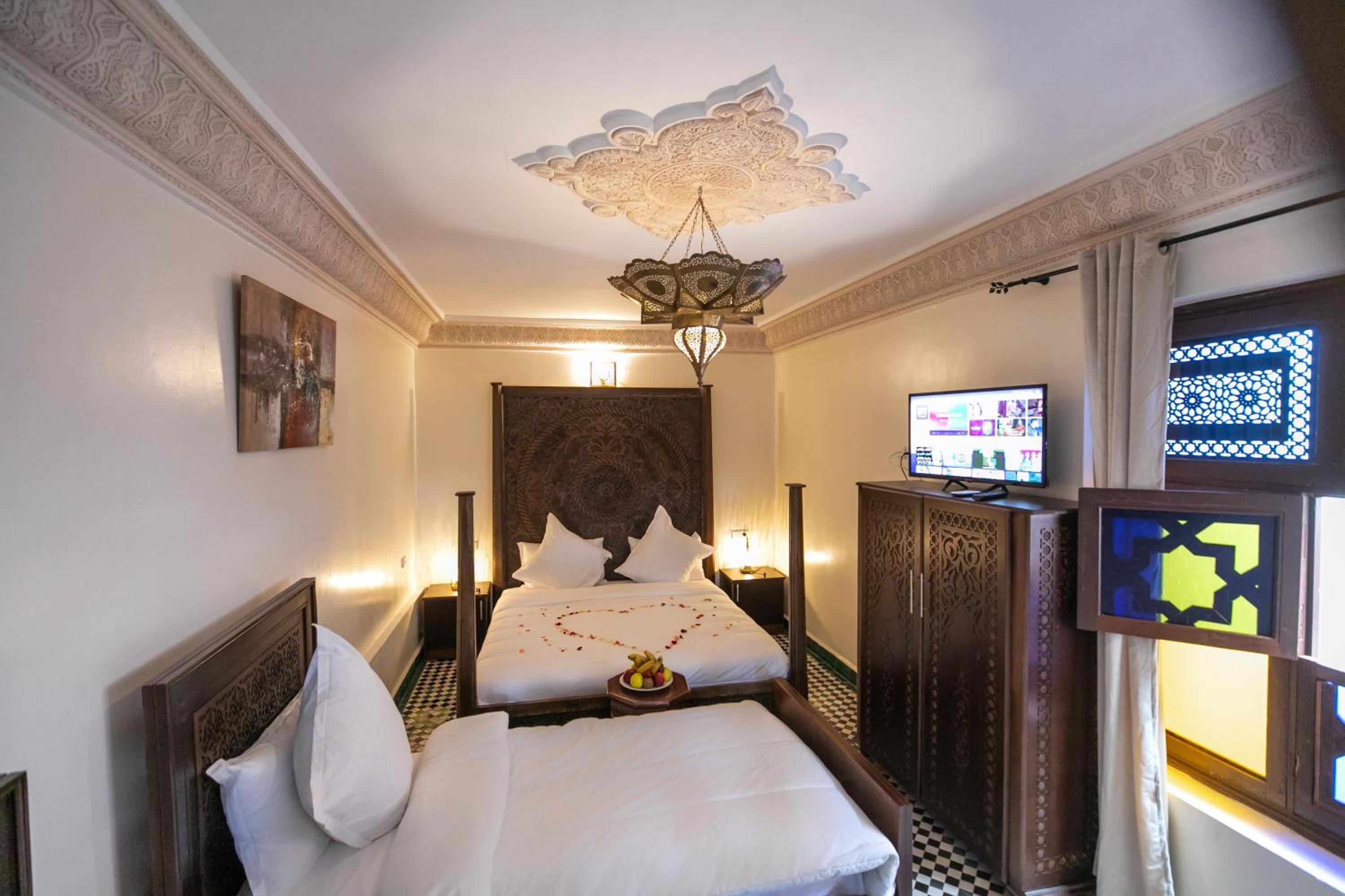 Quadruple Room with Private Bathroom - Photo 10