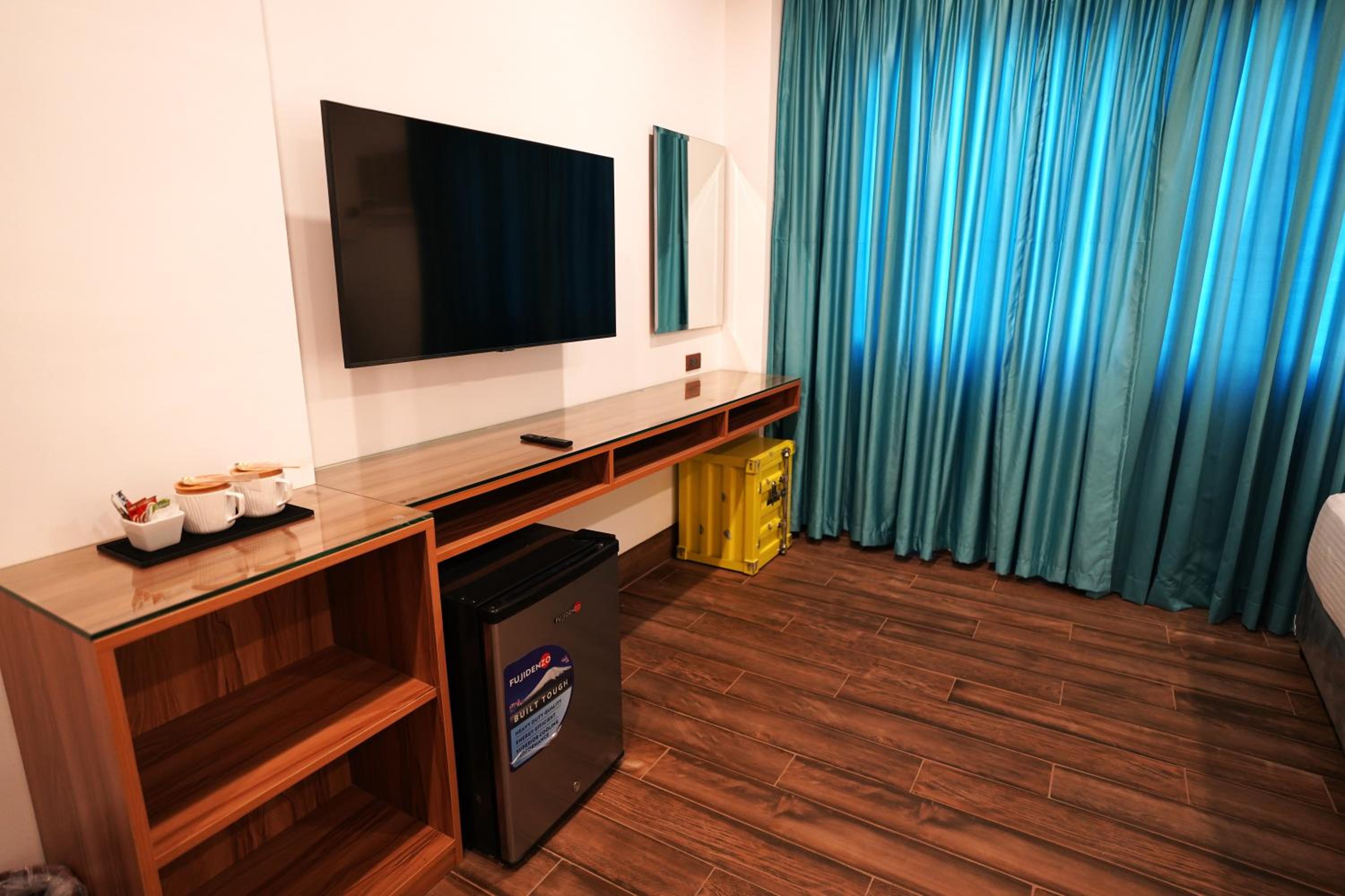 Family Room photo 3
