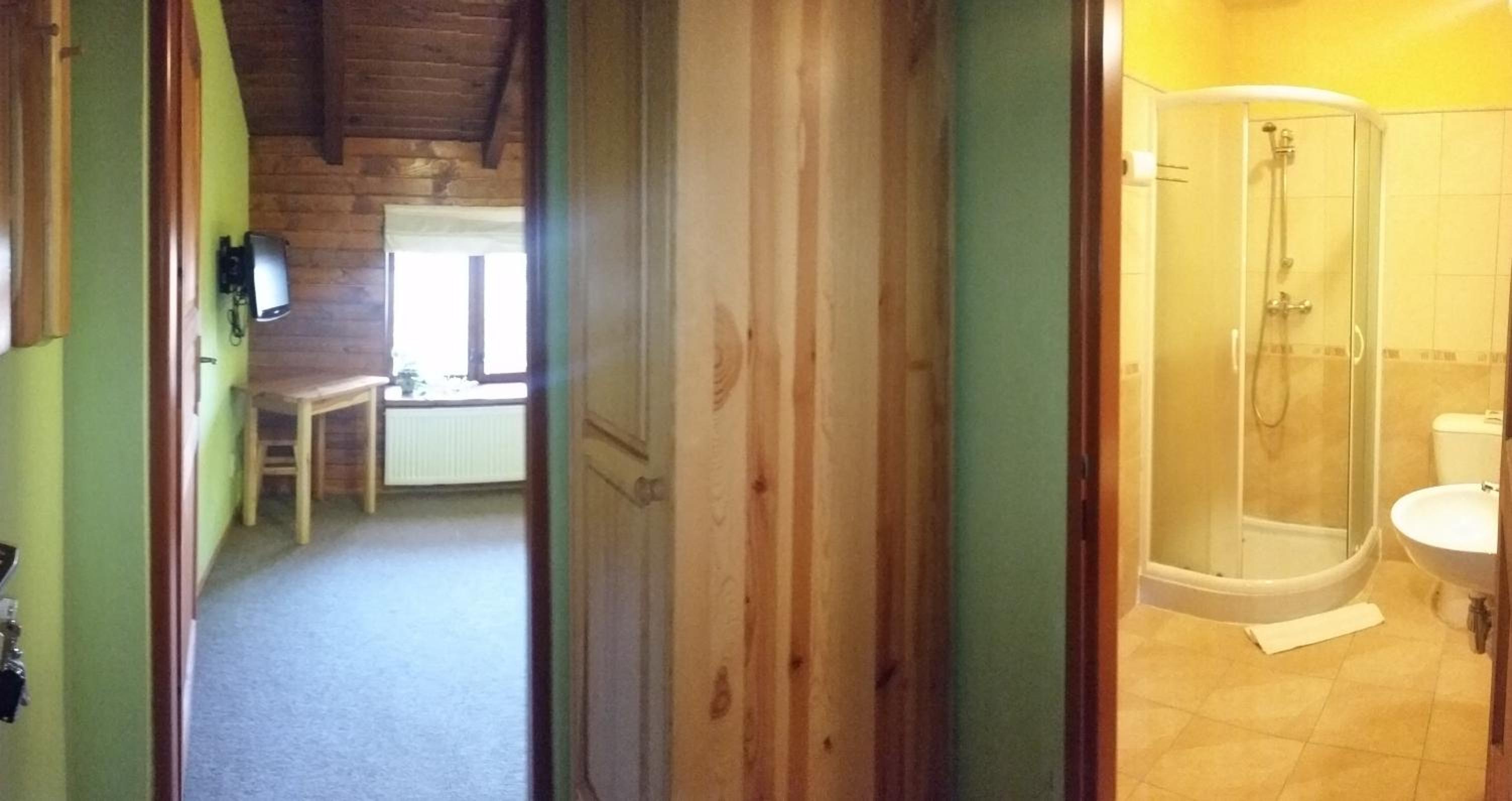 Small Single Room photo 2