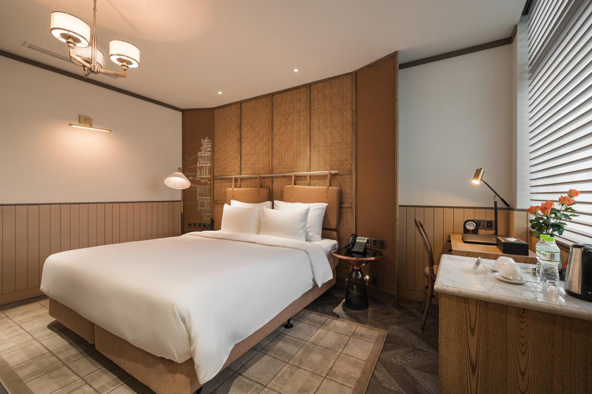 Deluxe King Room photo 3