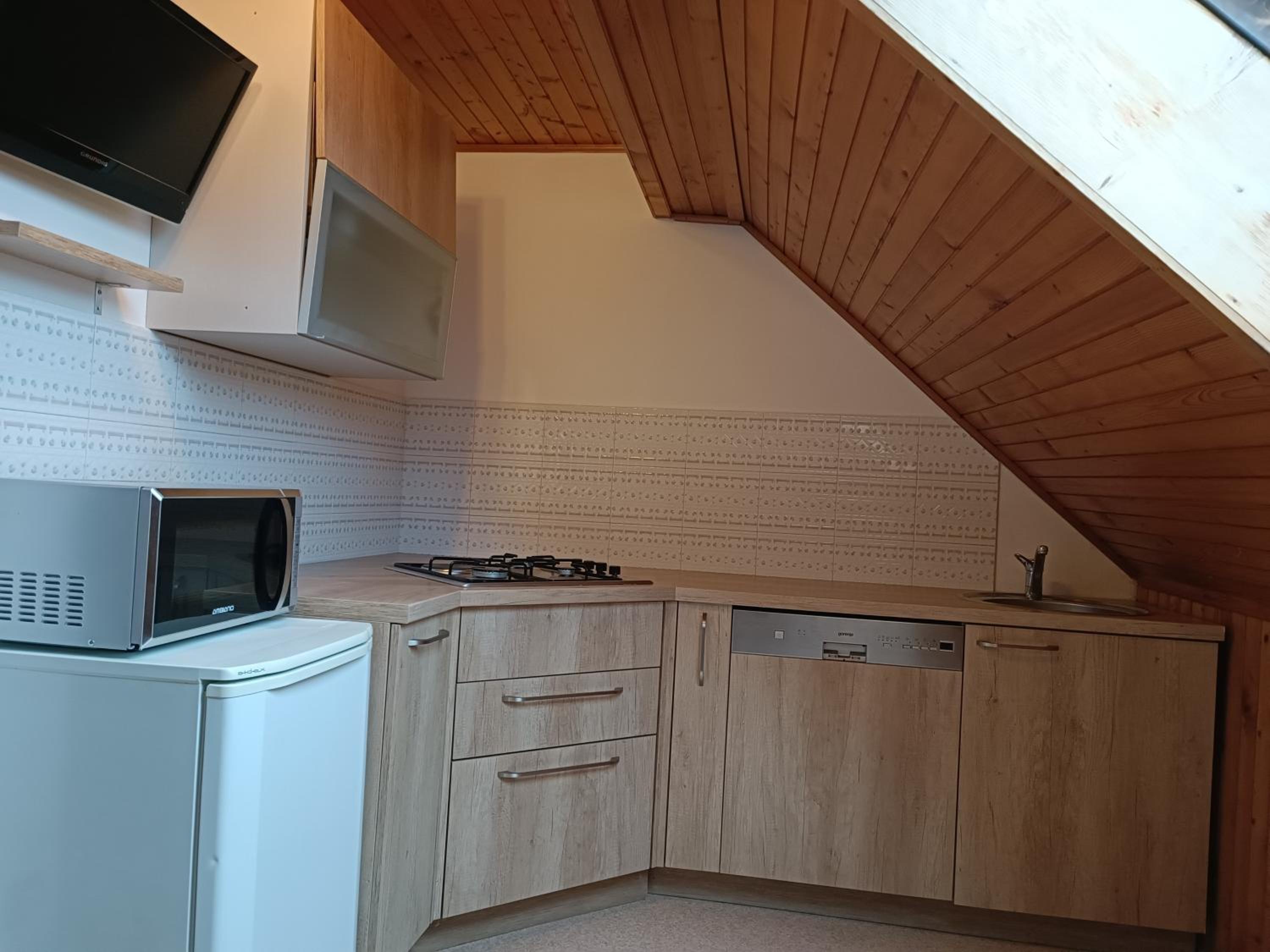 One-Bedroom Apartment with Balcony and Garden View photo 3