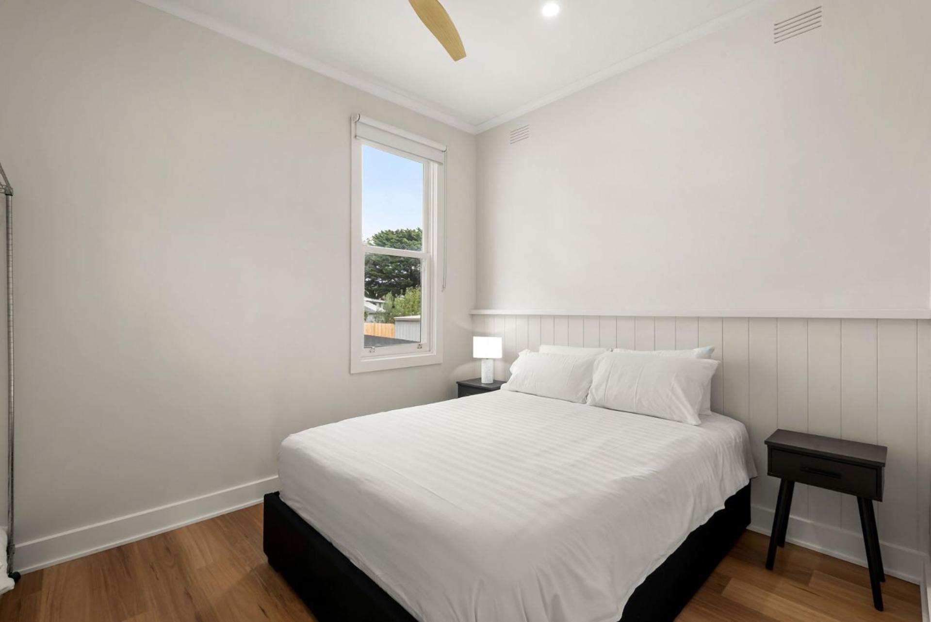 Three-Bedroom House photo 3