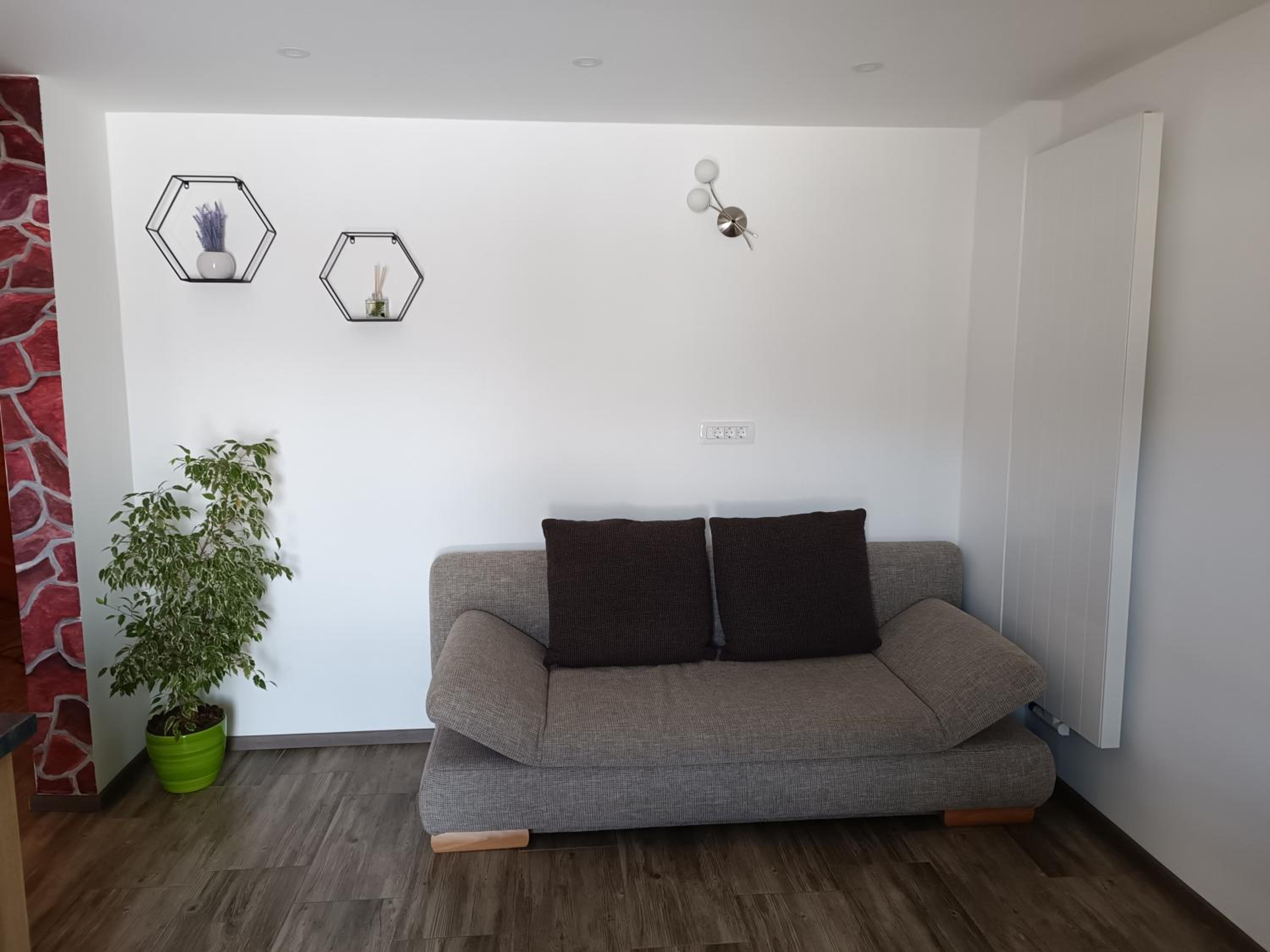 One-Bedroom Apartment - Ground Floor photo 2