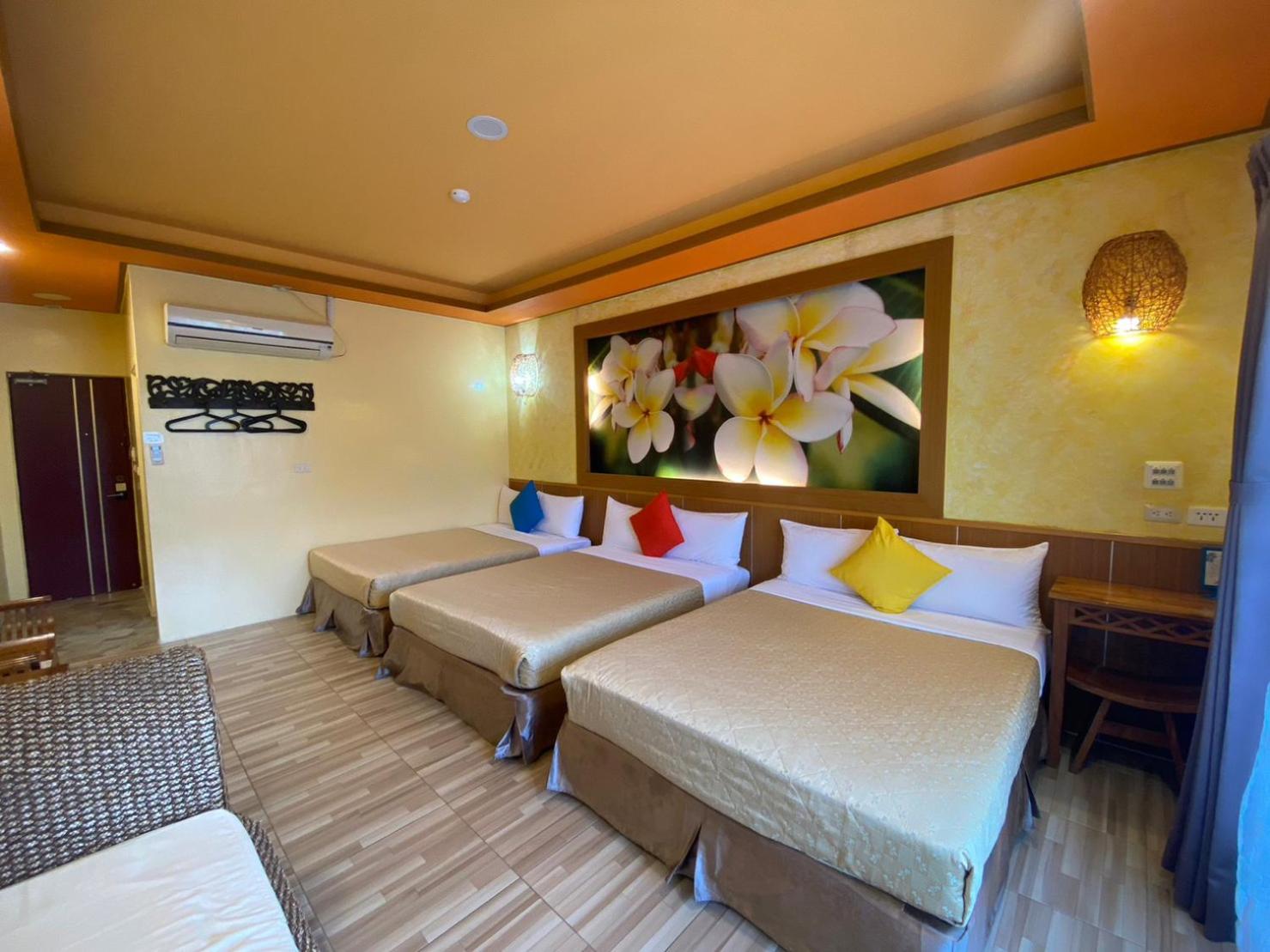 Family Suite with Balcony photo 3