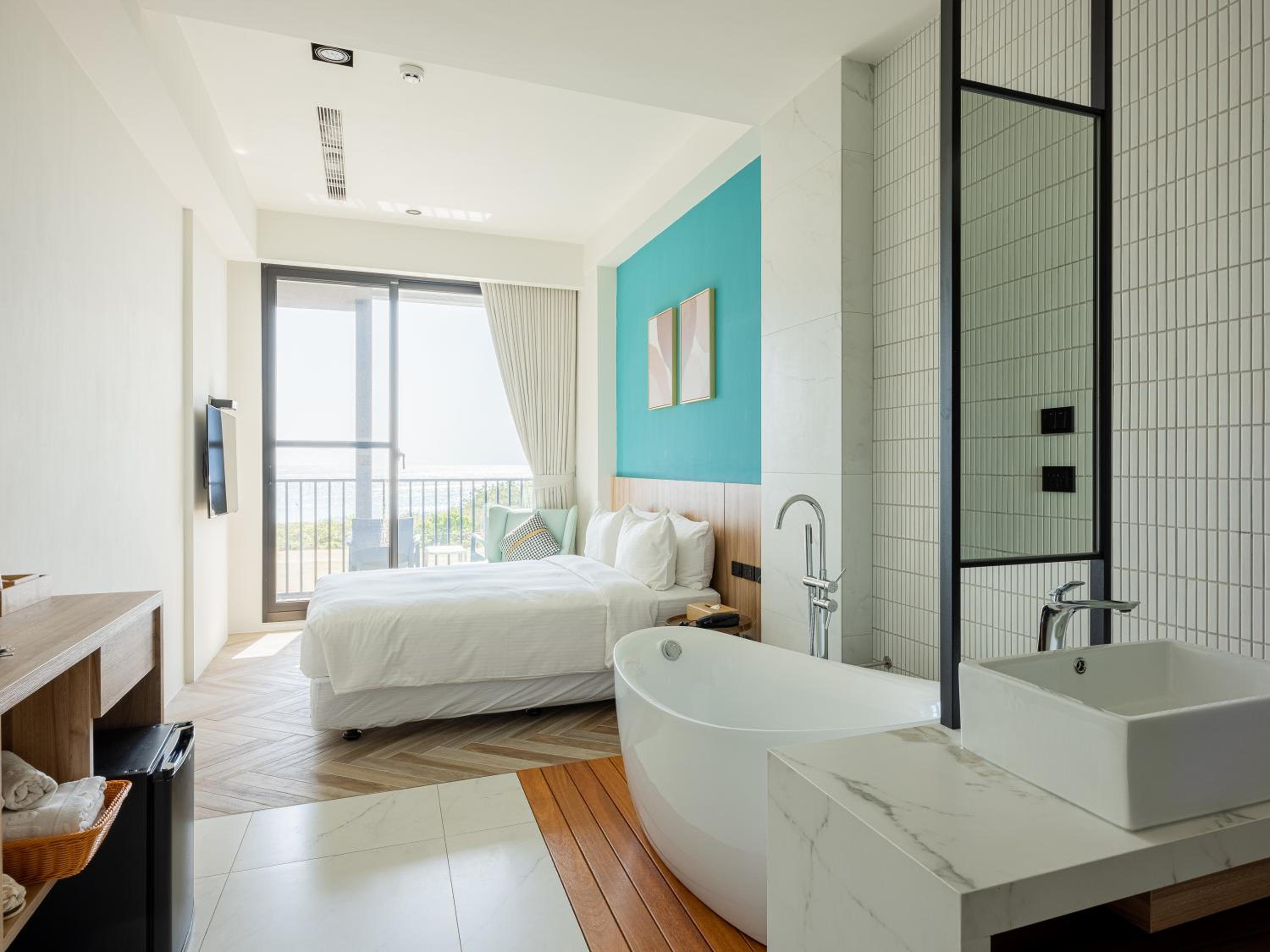 Double Room with Balcony and Sea View