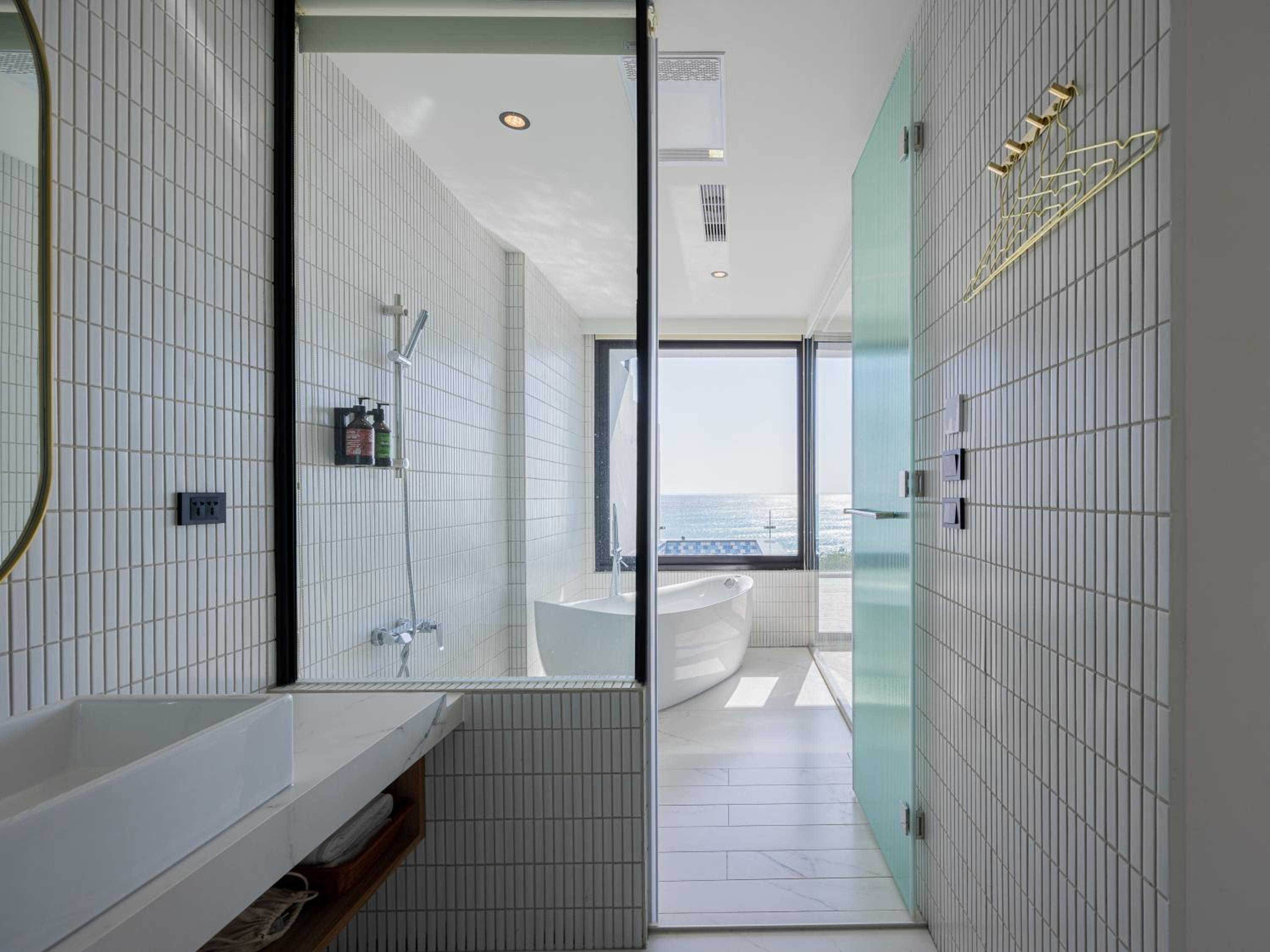 Deluxe Double Room with Balcony and Sea View photo 2
