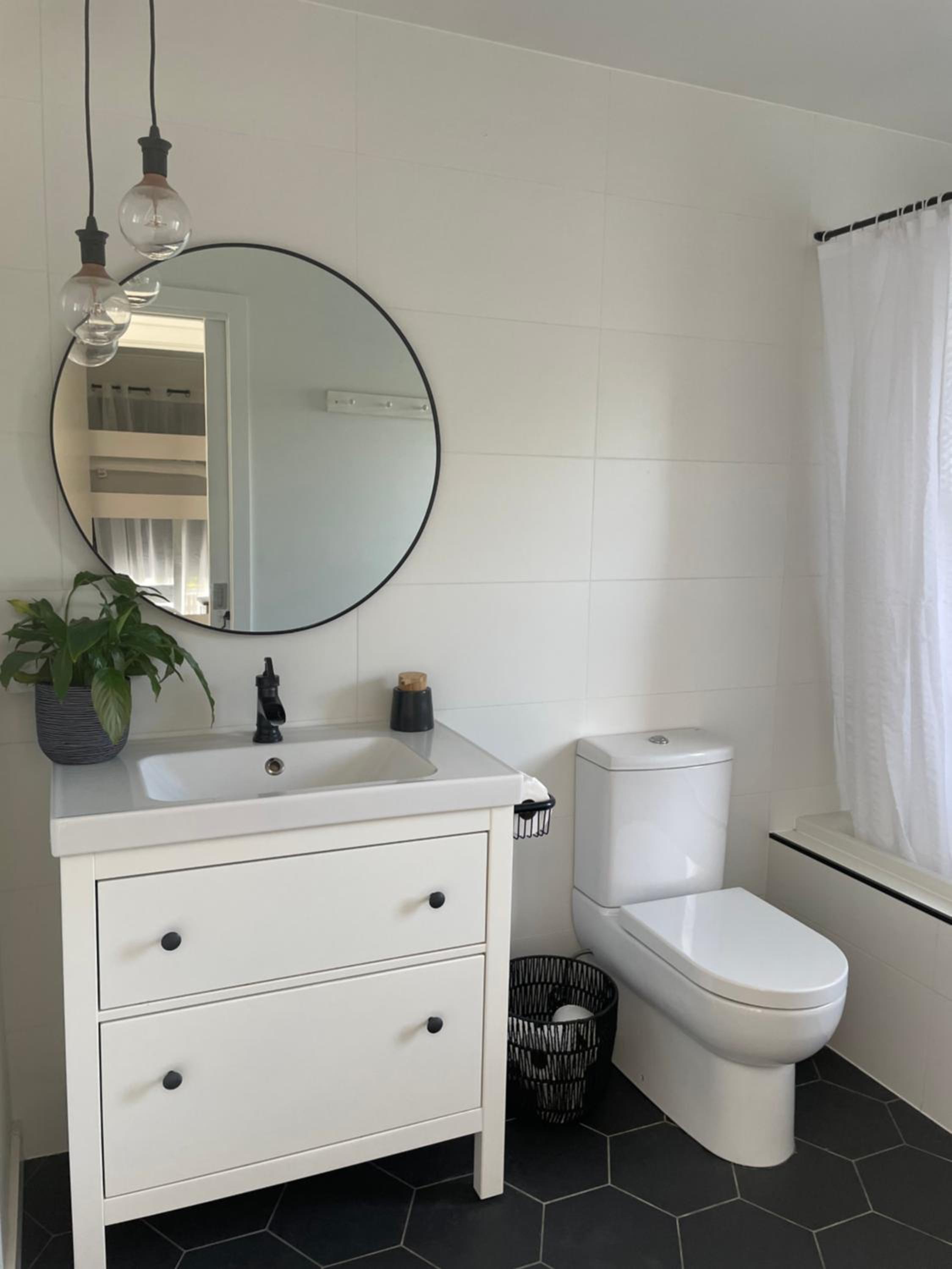 Three-Bedroom House photo 2