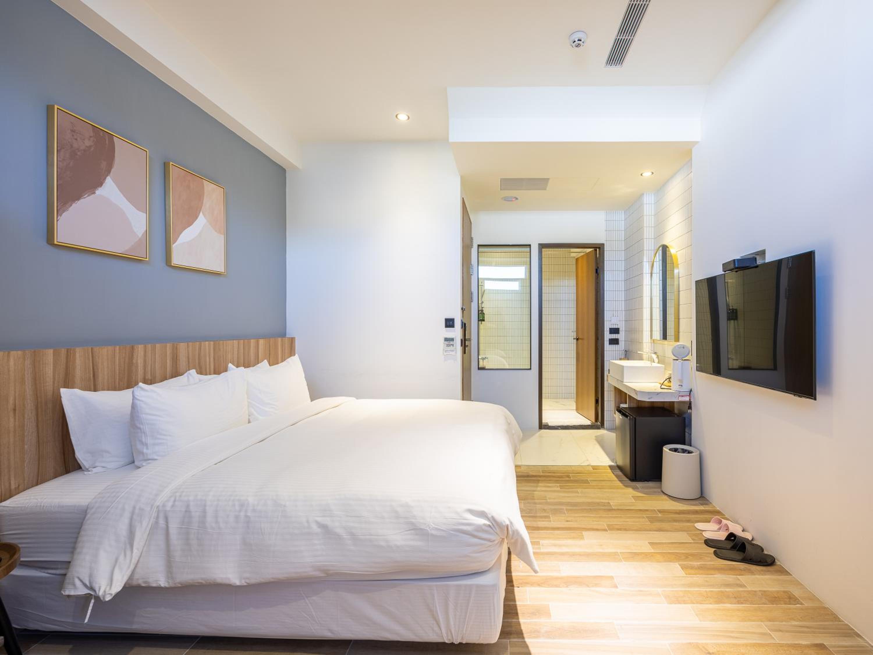 Exquisite Double Room with Bath