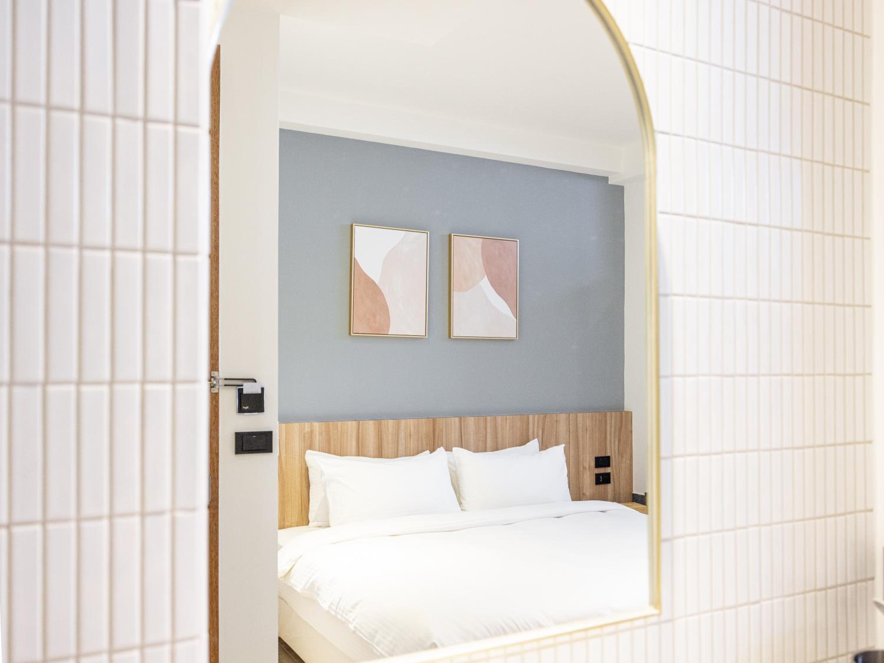 Exquisite Double Room with Bath photo 3