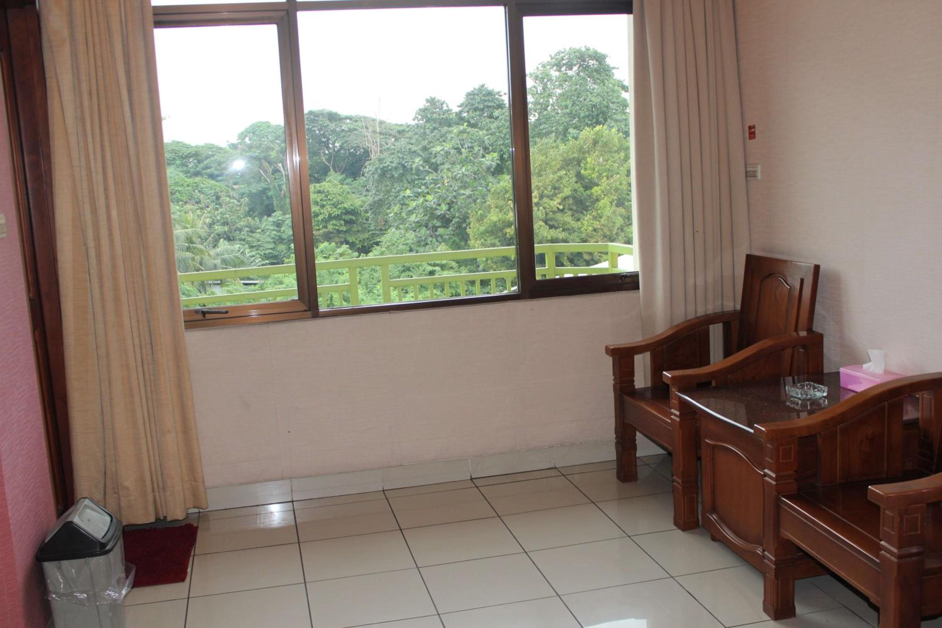 Deluxe Room - Photo 3