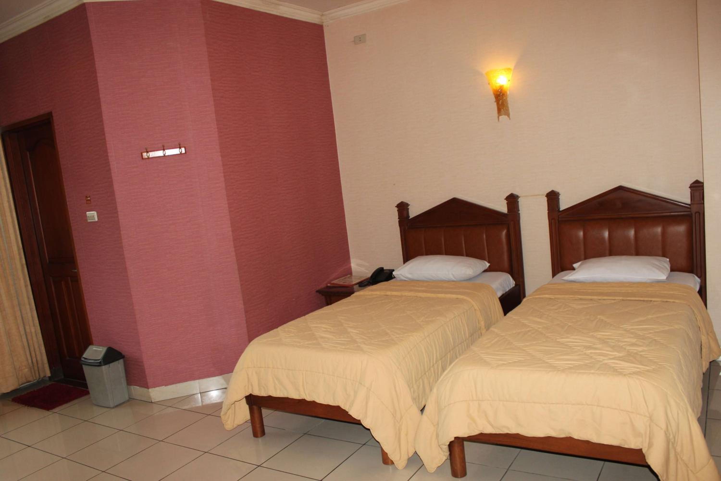 Twin Room - Photo 1
