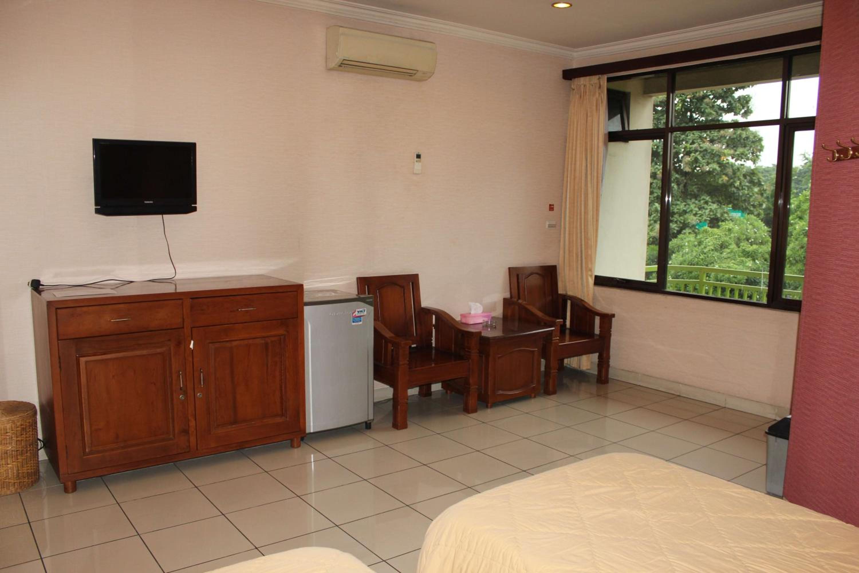 Twin Room - Photo 3